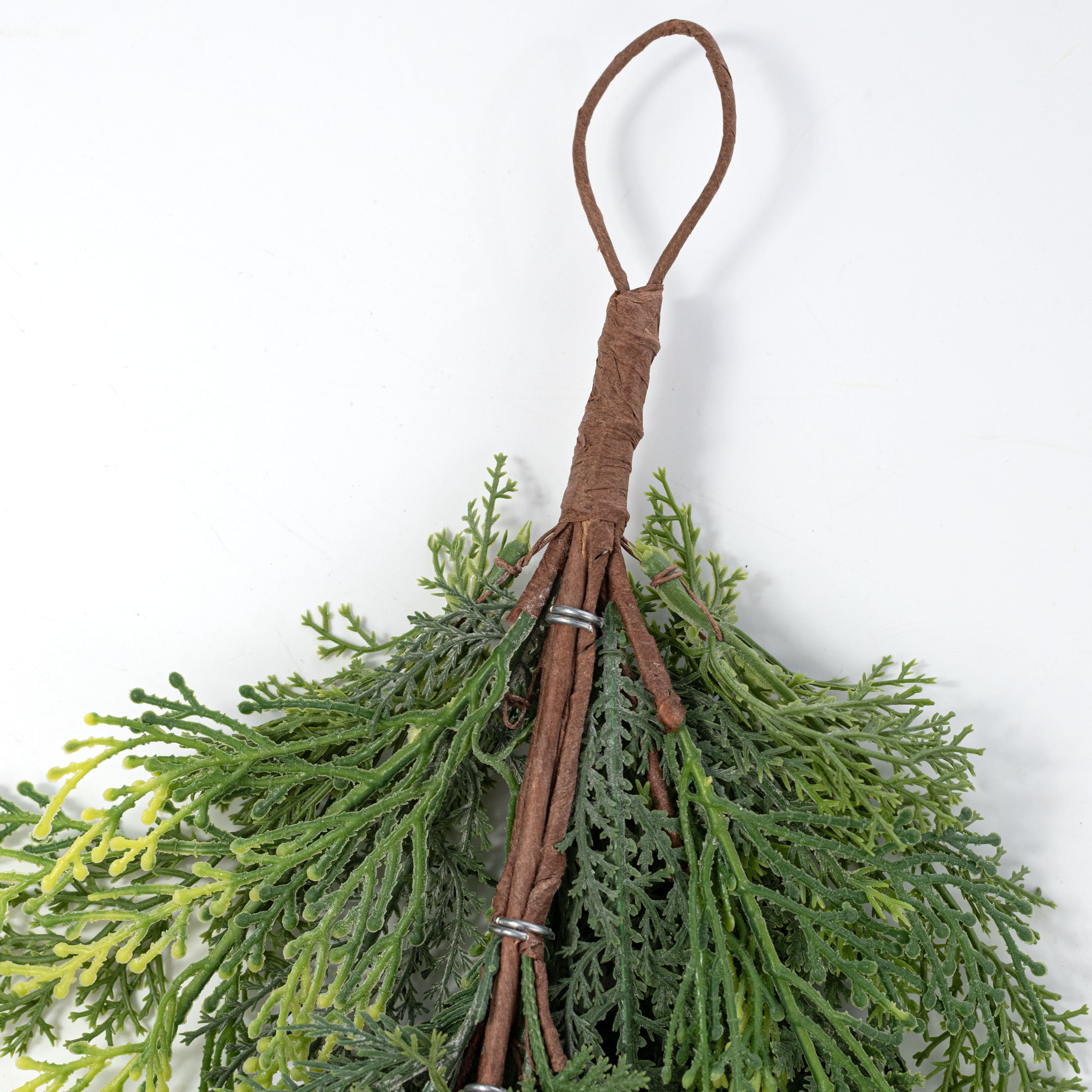19" Soft Touch Mixed Green Mountain Cedar Teardrop detail photo 4