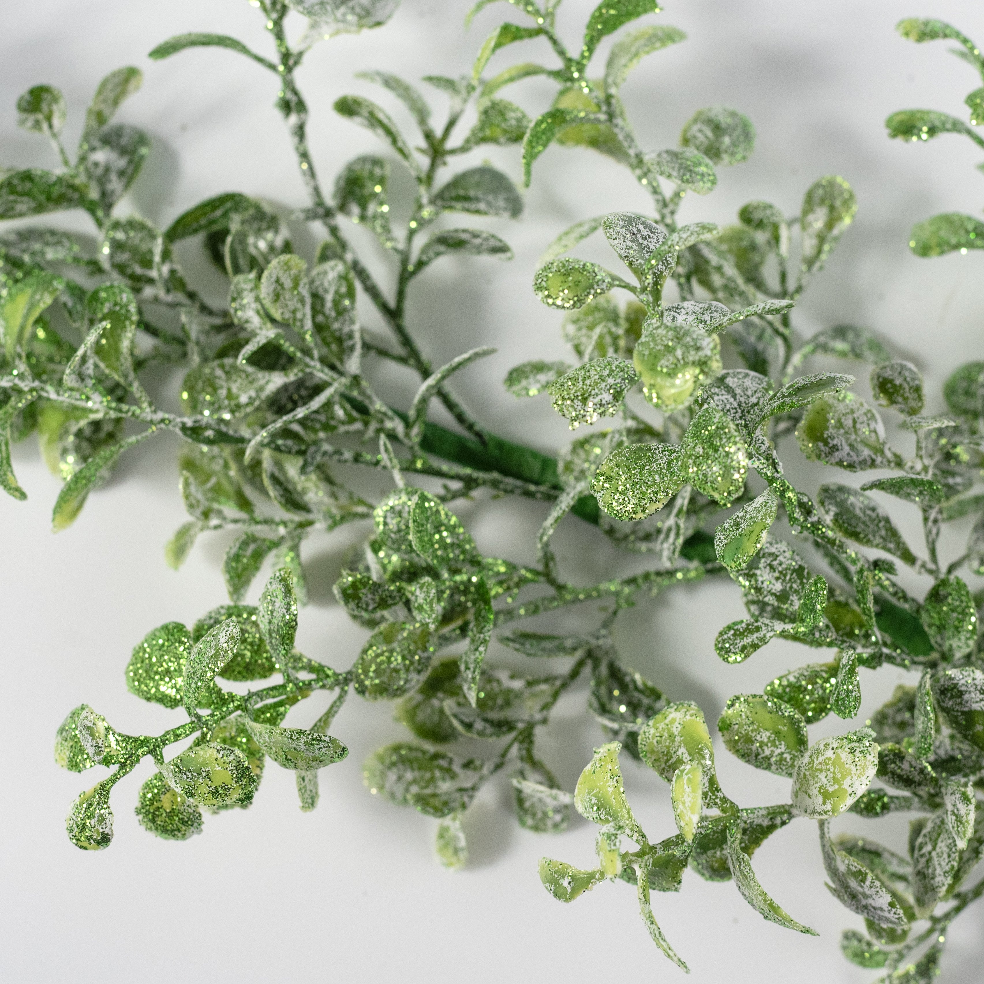 21" Frosted Boxwood Spray: Green detail photo 4