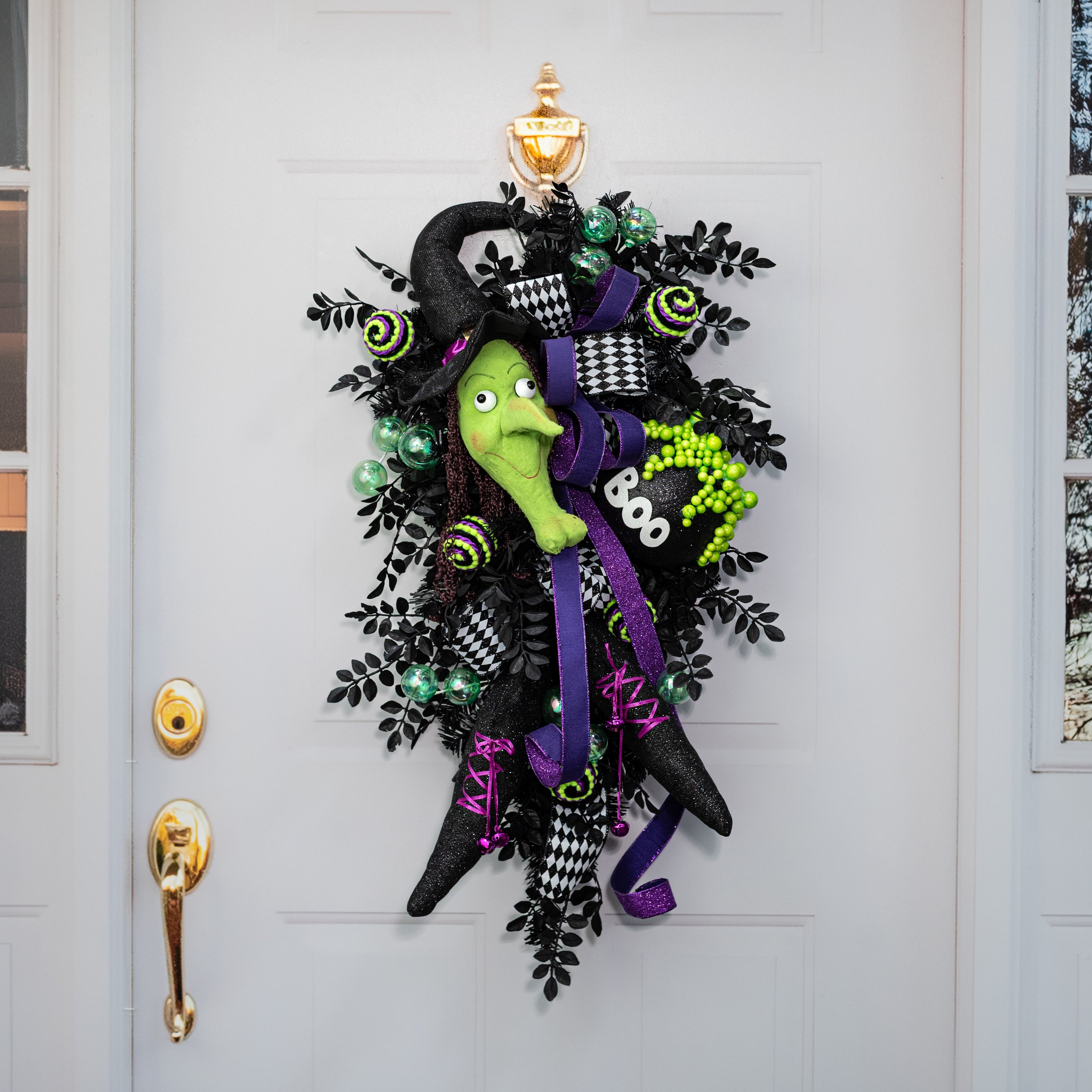 22" x 9" Witch Head Ornament: Green Lifestyle Photo