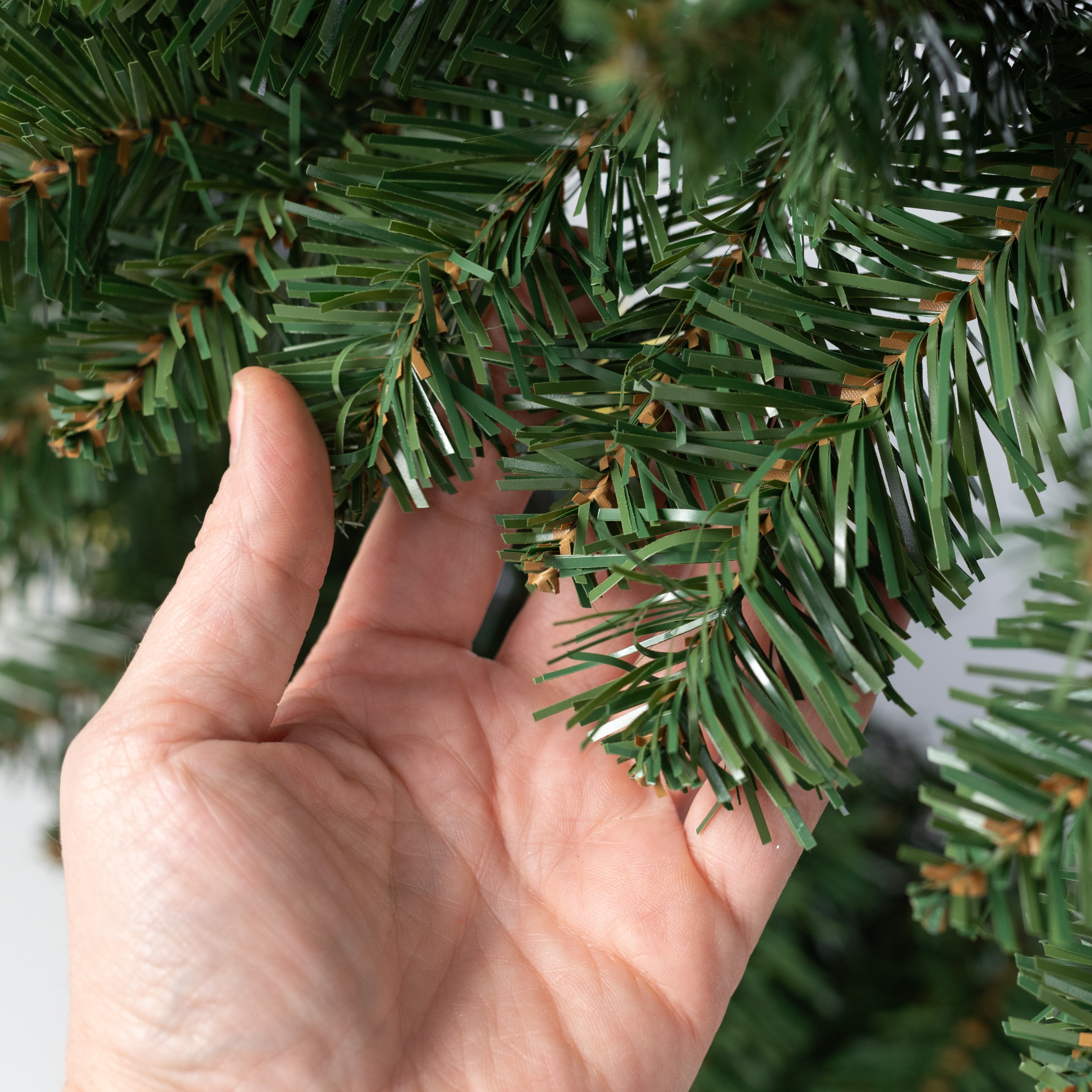 24" Concord Pine Wreath: Evergreen (126 Tips) detail photo 5