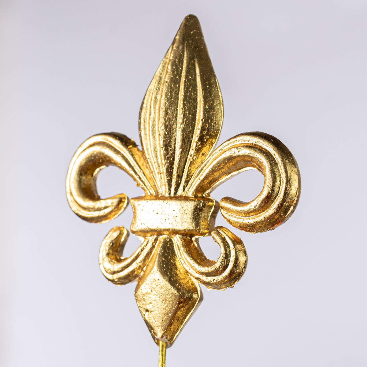 24" Double Fleur de Lis Spray: Metallic Gold Lifestyle Photo