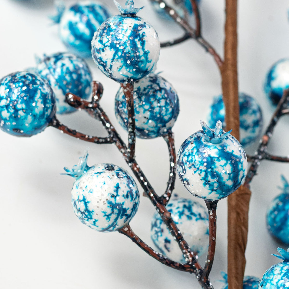 24" Marbled Oversized Berry Spray: Blue & White Lifestyle Photo