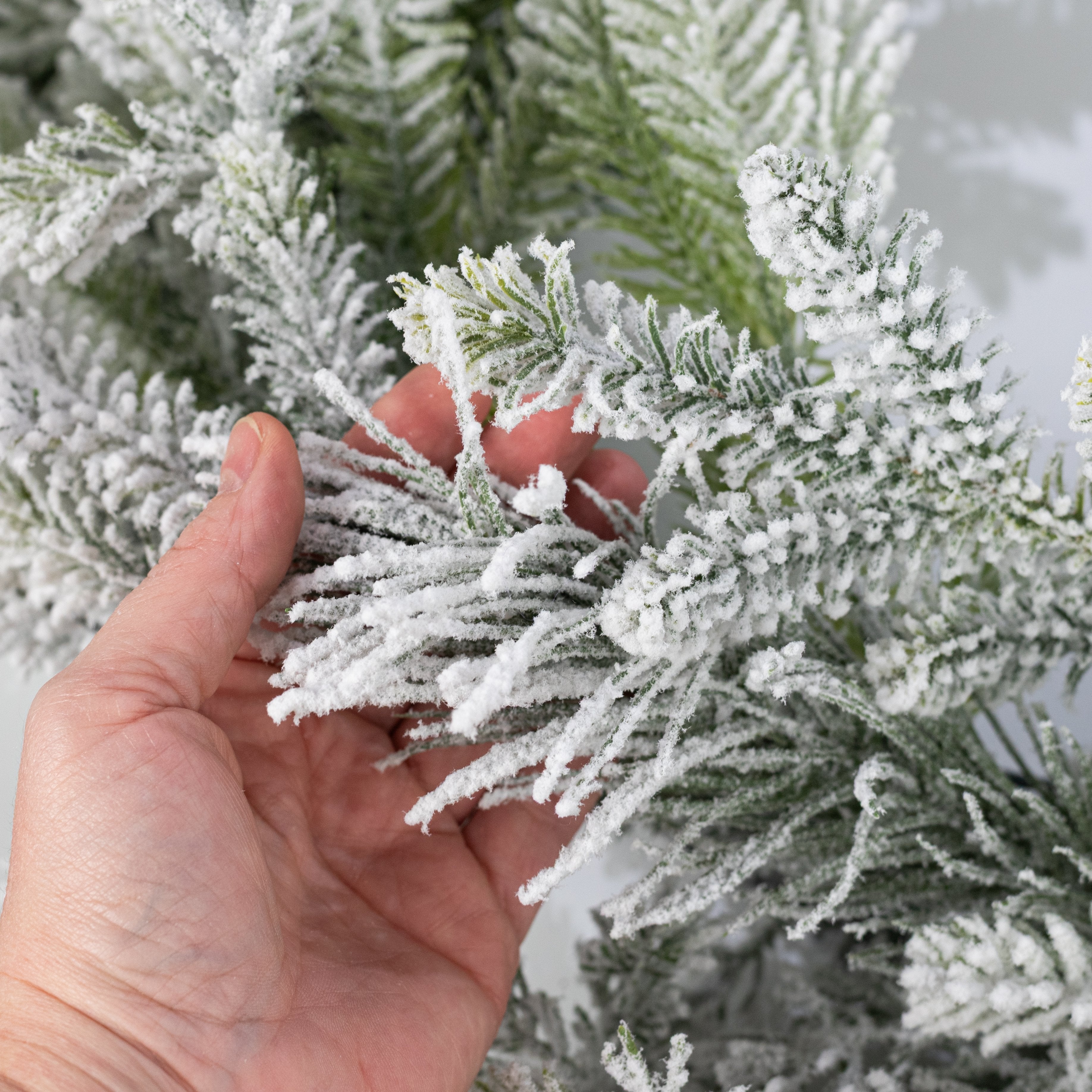 24" Swiss Pine Wreath: Flocked Evergreen (45 Tips) detail photo 3