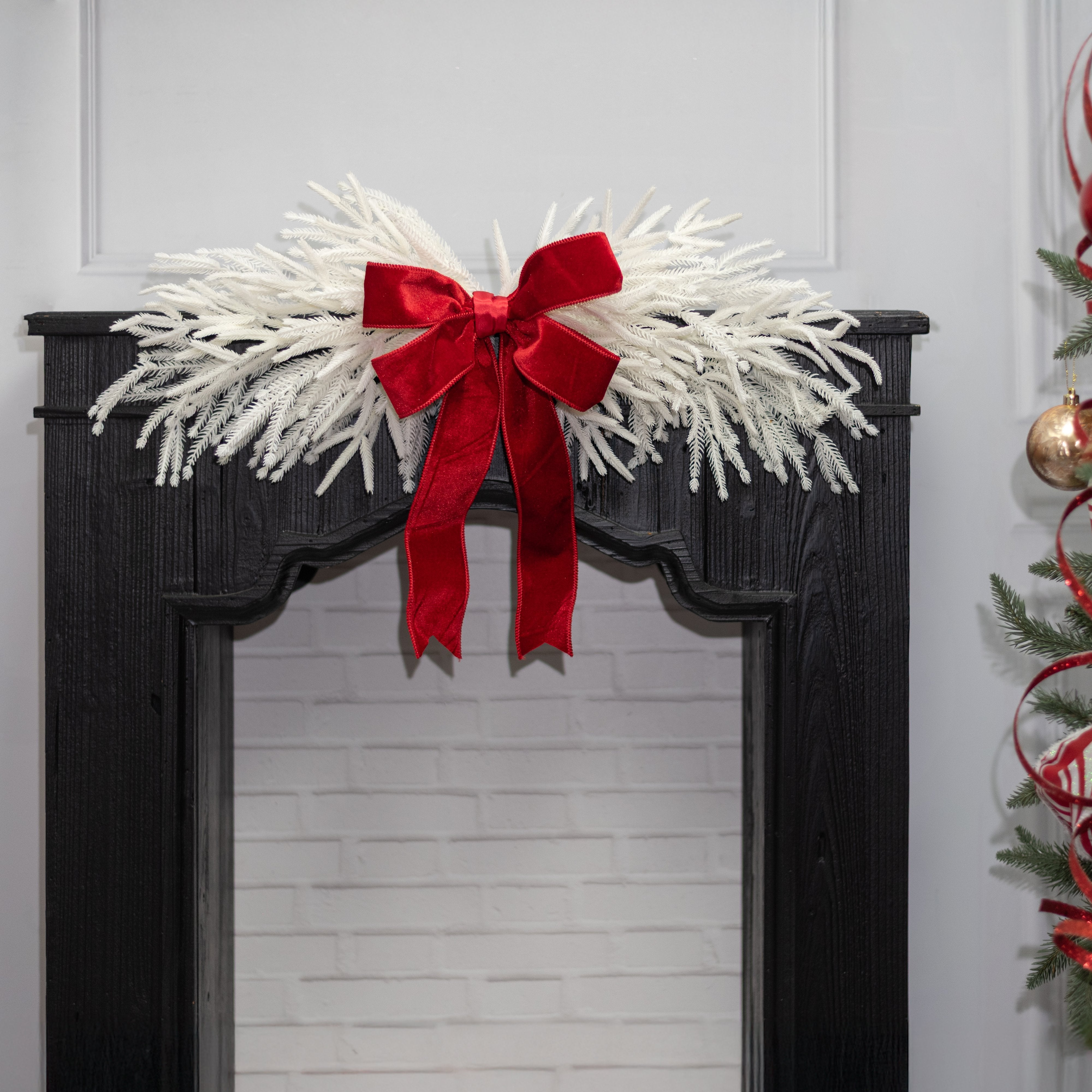 26" Willow Pine & Norfolk Pine Swag: White Lifestyle Photo