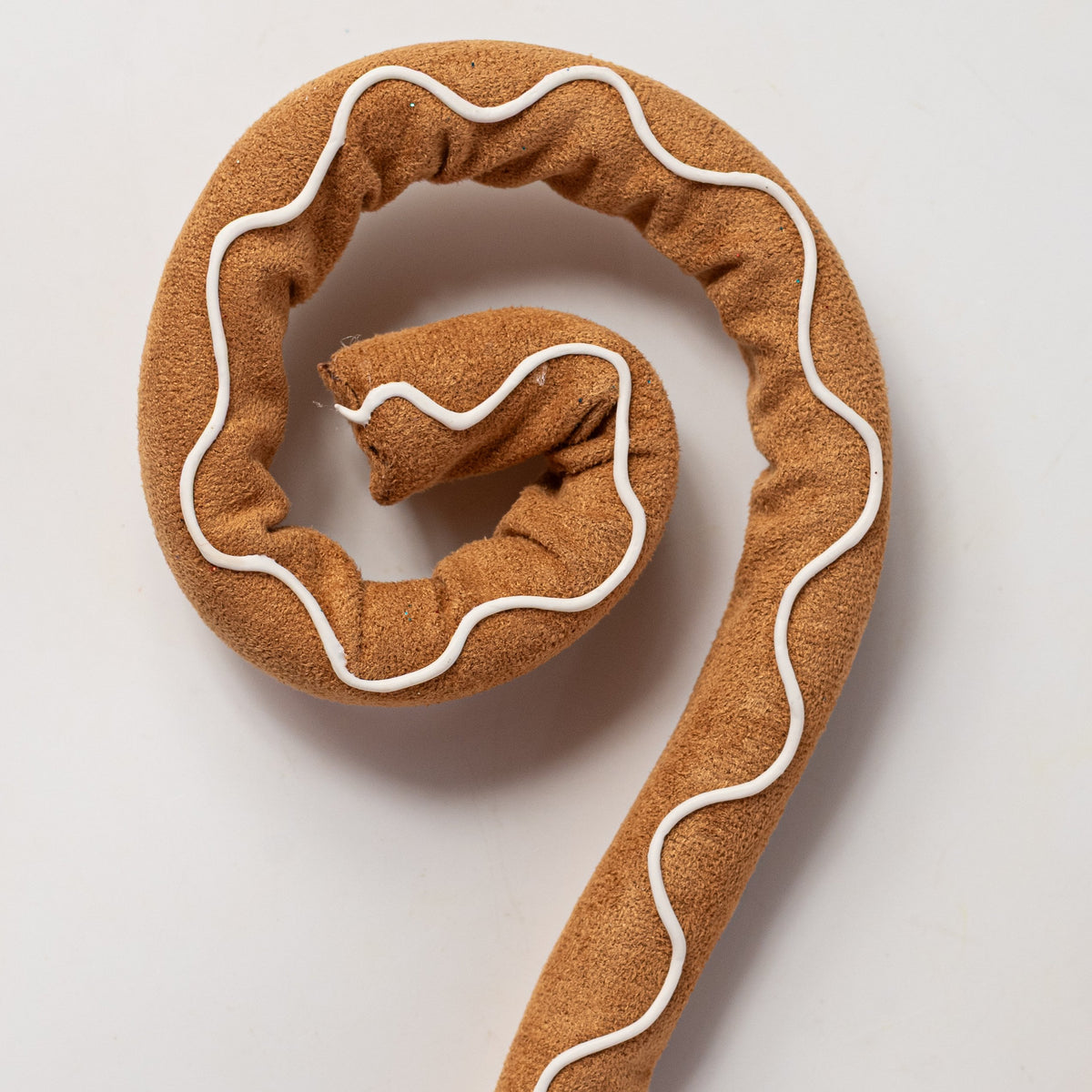 28" Icing Gingerbread Spiral Curly Spray Lifestyle Photo