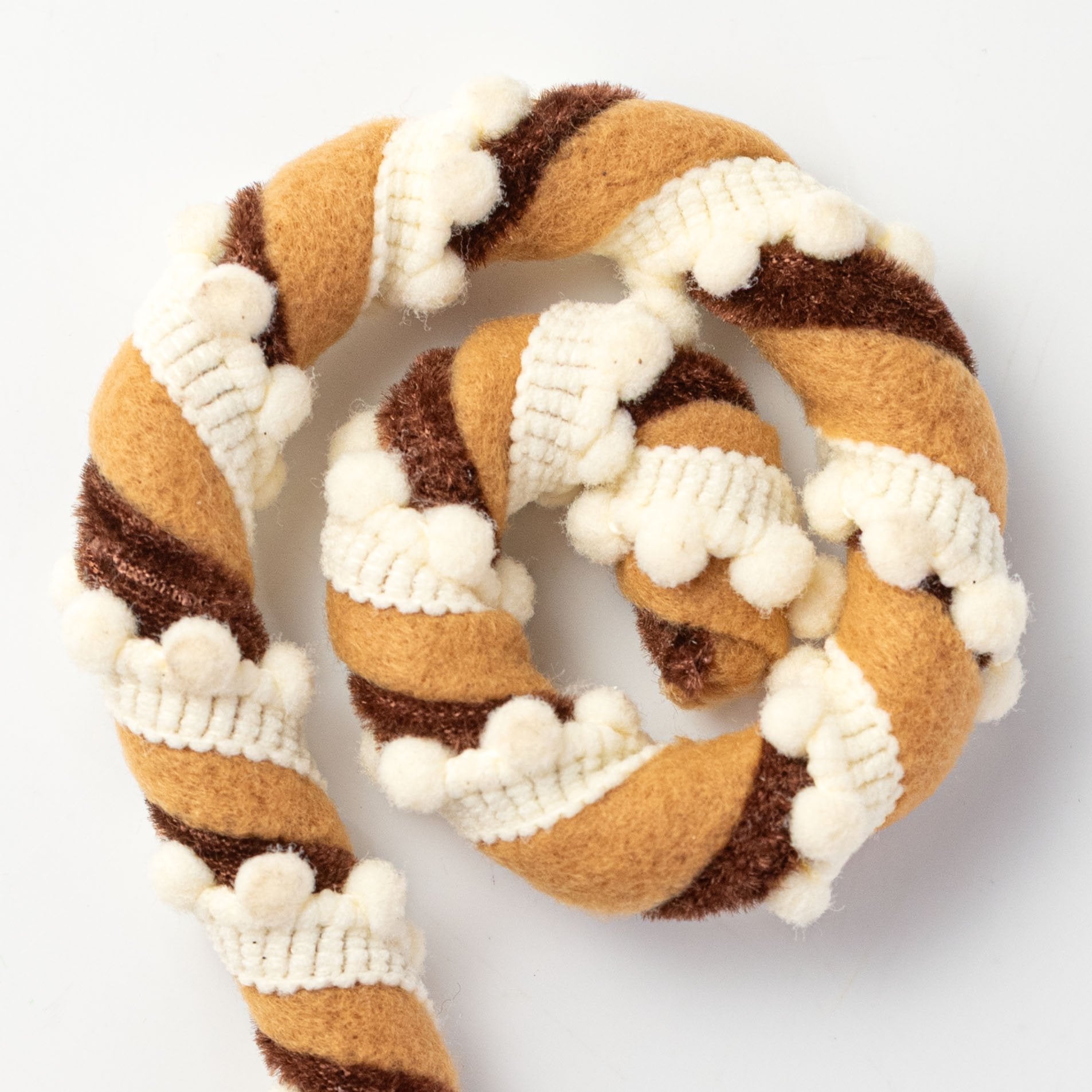 28" Velvet & Snowball Coil Spray: Gingerbread Lifestyle Photo