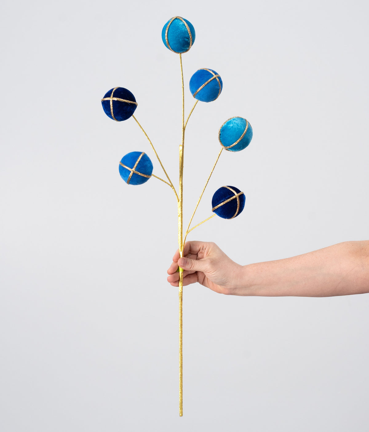 28" Velvet & Trim Ball Spray: Shades of Blue detail photo 3