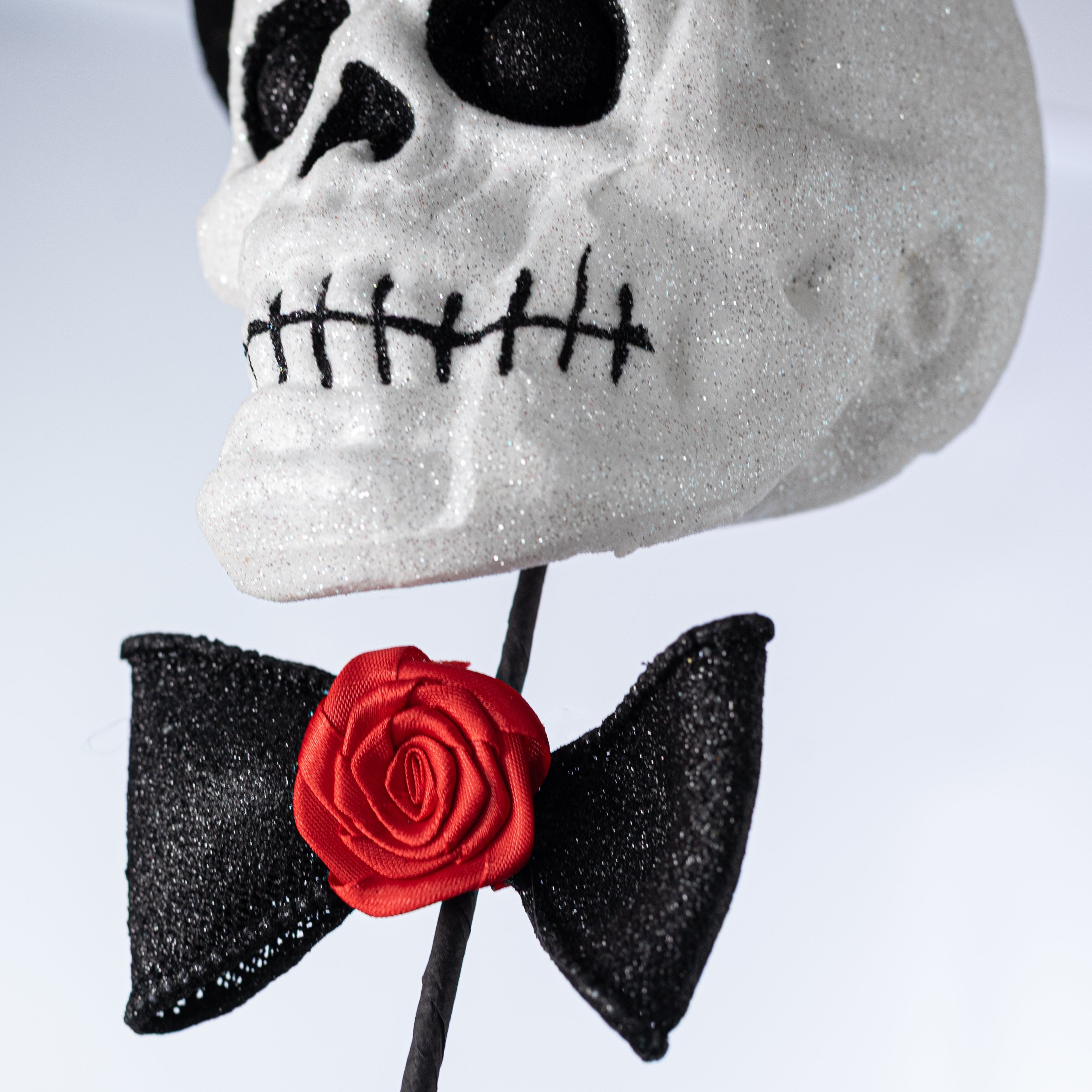 6" x 30" Dapper Skull Top Hat Spray detail photo 6