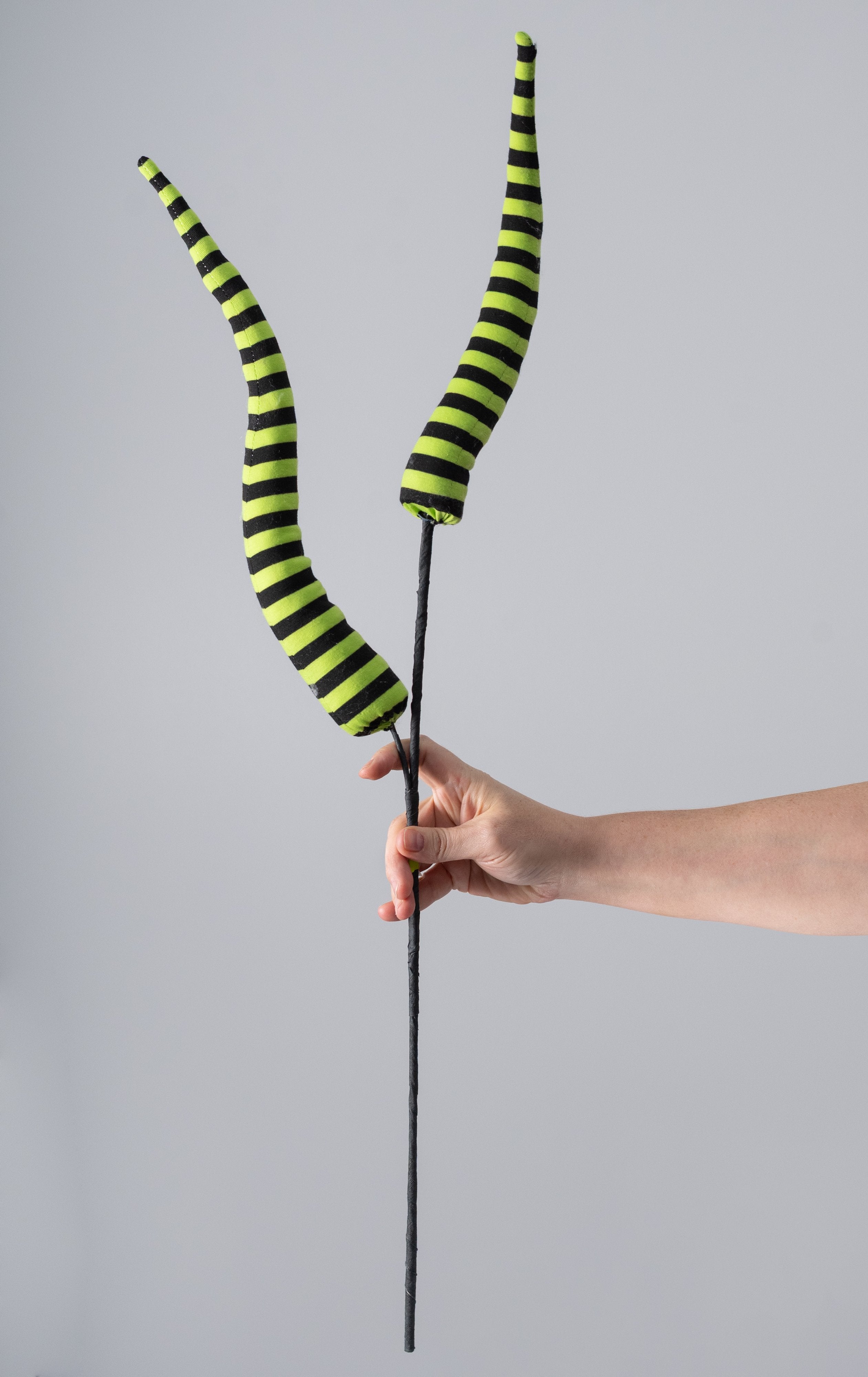 30" Stripe Fabric Horn Spray: Black & Green detail photo 3