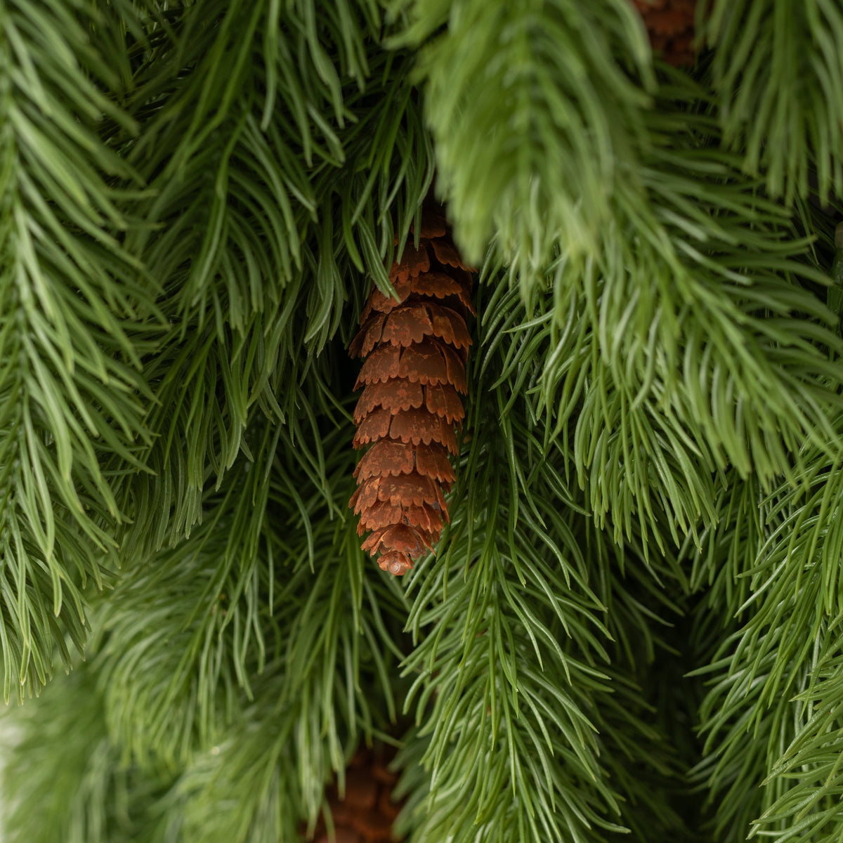 36" Real Touch Douglas Fir Teardrop: Green detail photo 3