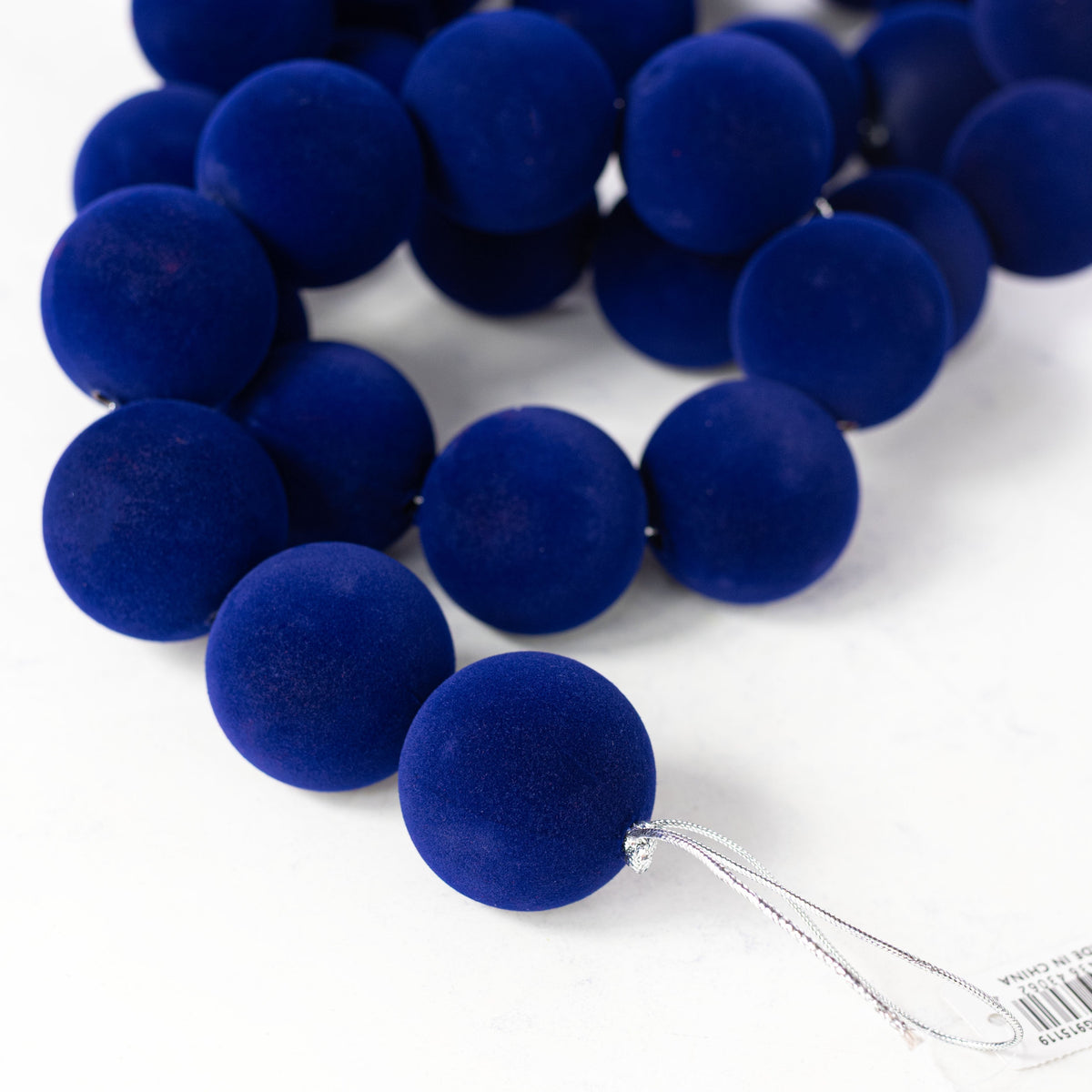 72" Flocked Ball Garland: 50mm Navy Blue (36 Balls) detail photo 4