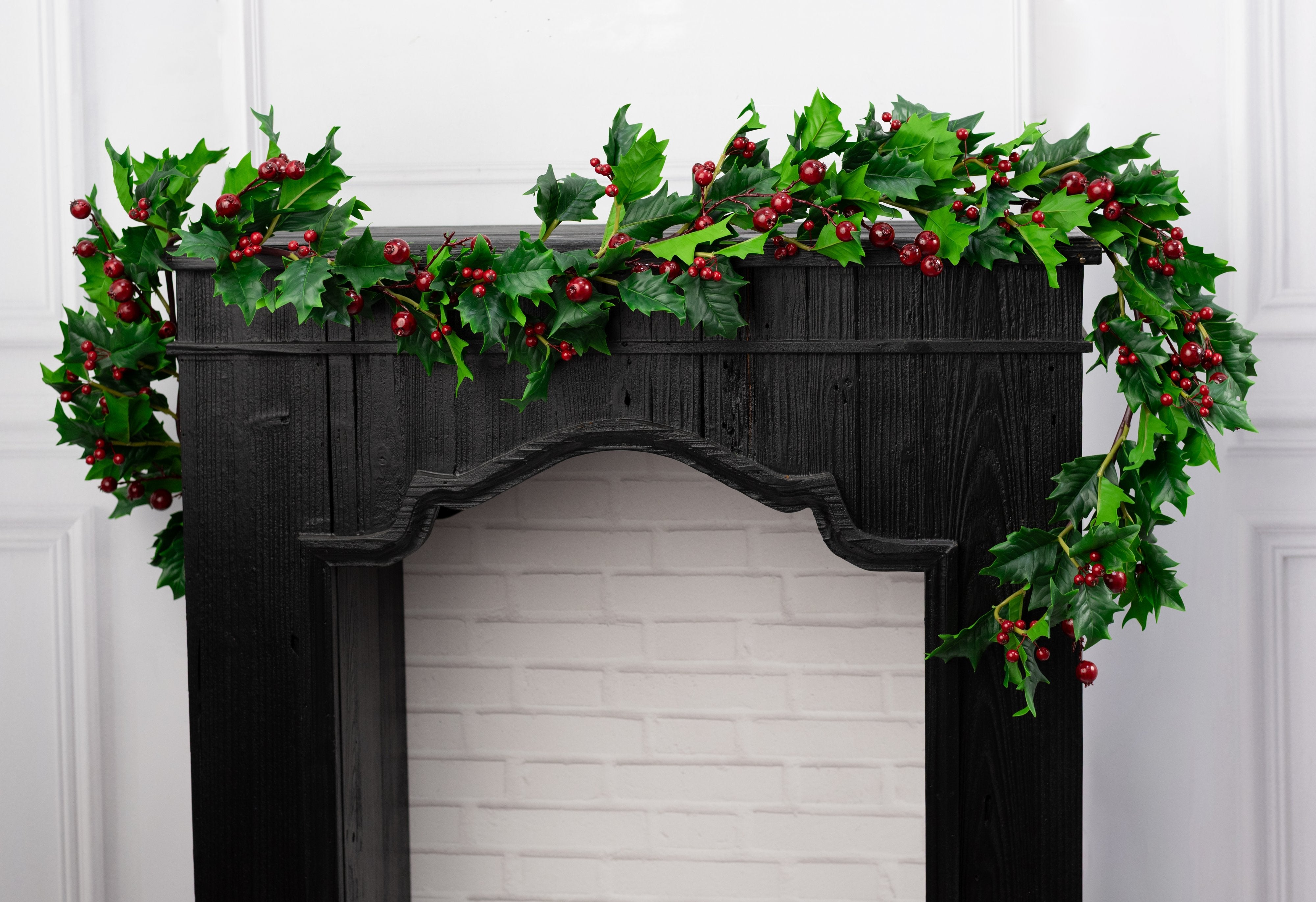 74" Holly Leaf & Berries Garland detail photo 4
