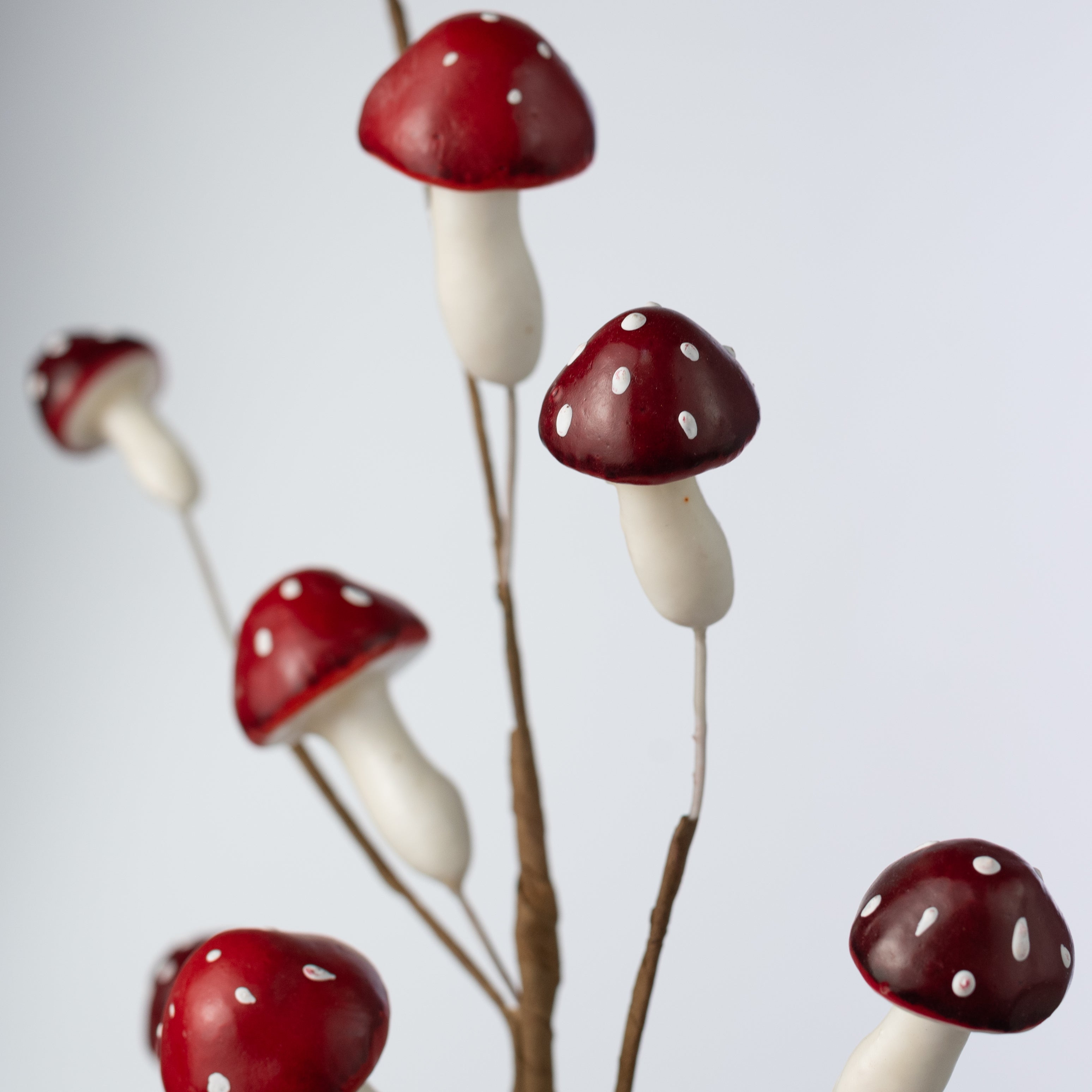 26" Mushroom Spray: Red & Burgundy