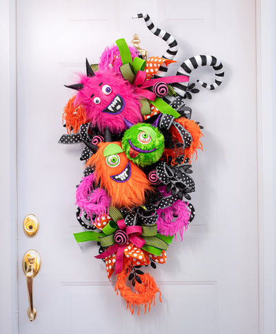 24" Furry Monster Spray: Hot Pink