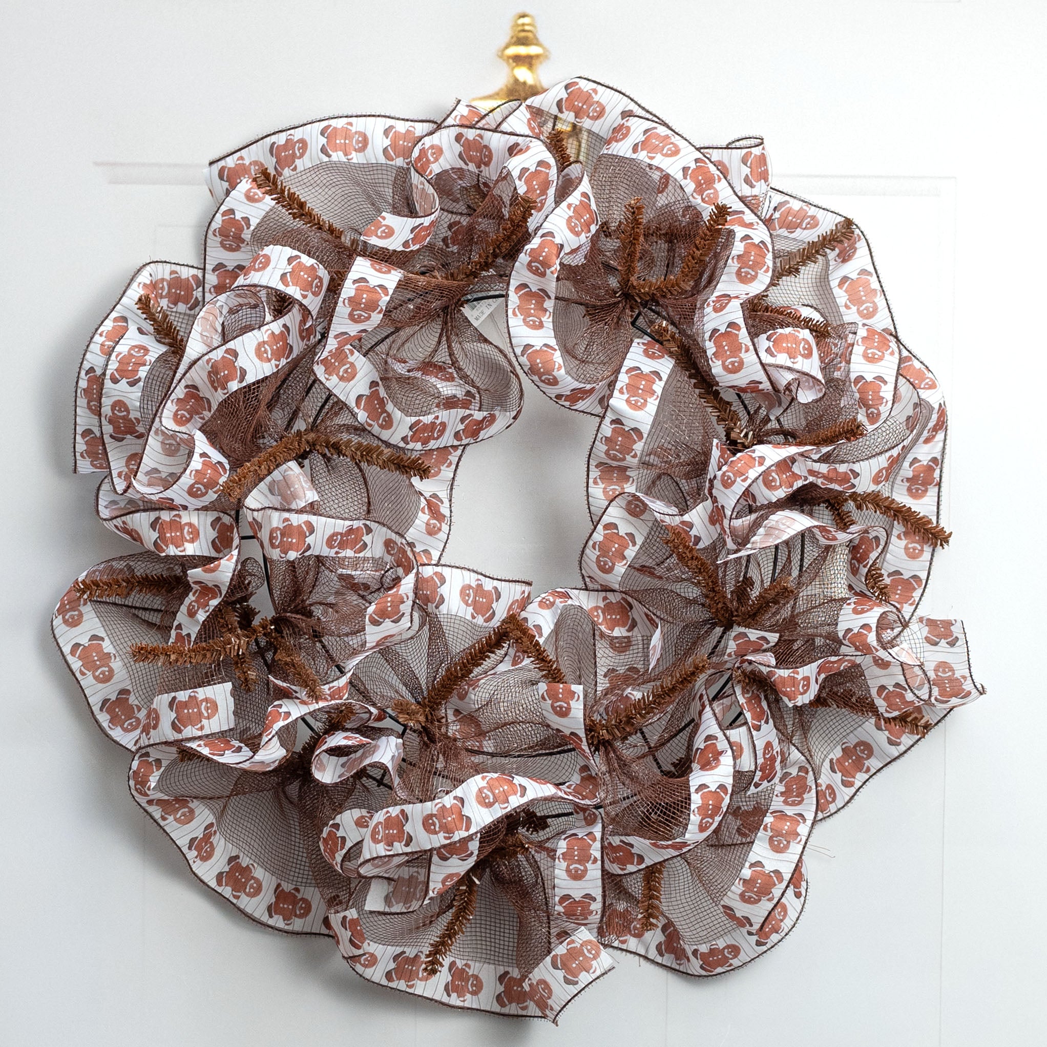 10" Ruffle Fabric Edge Mesh: Gingerbread Man on Brown