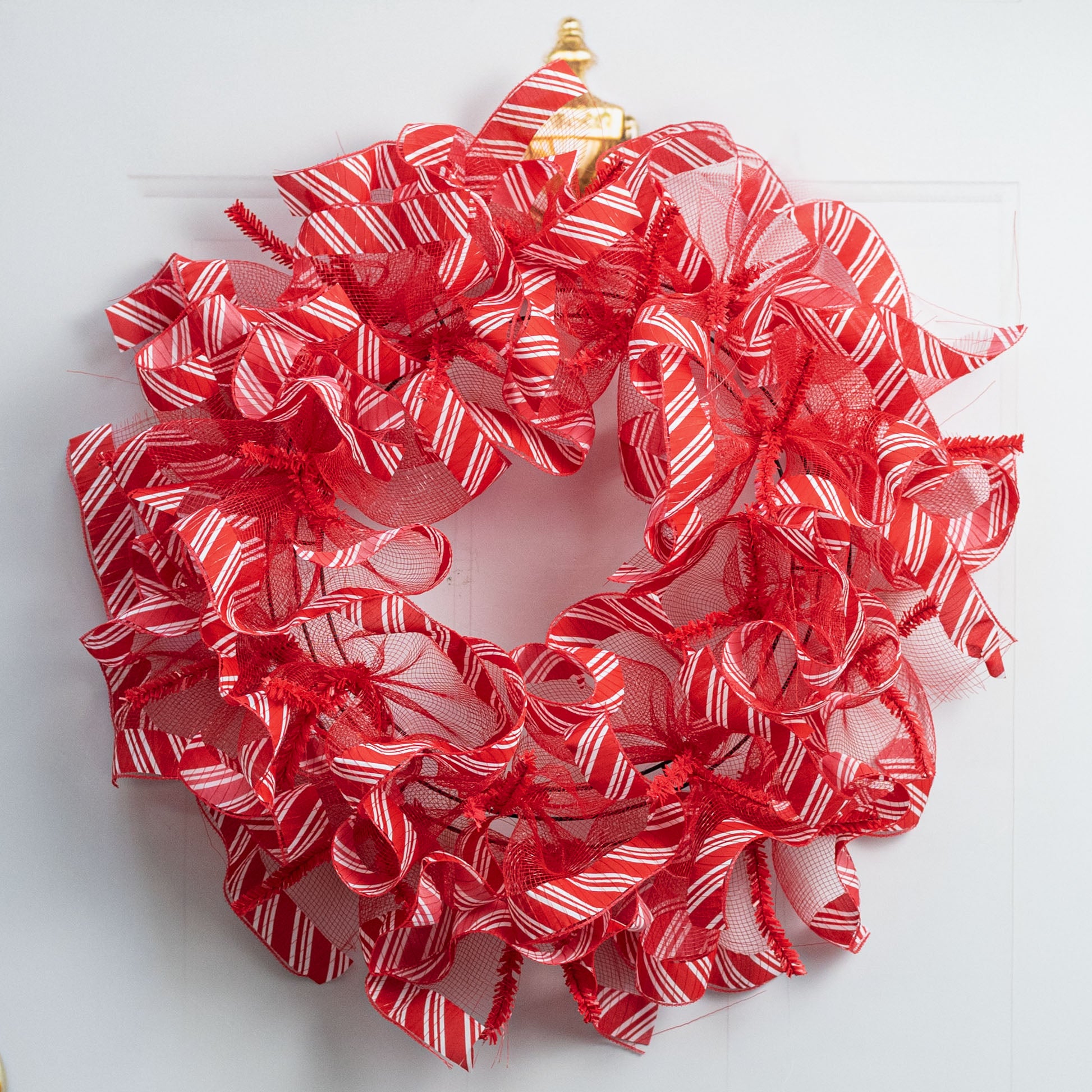 10" Ruffle Fabric Edge Mesh: Candy Cane on Red