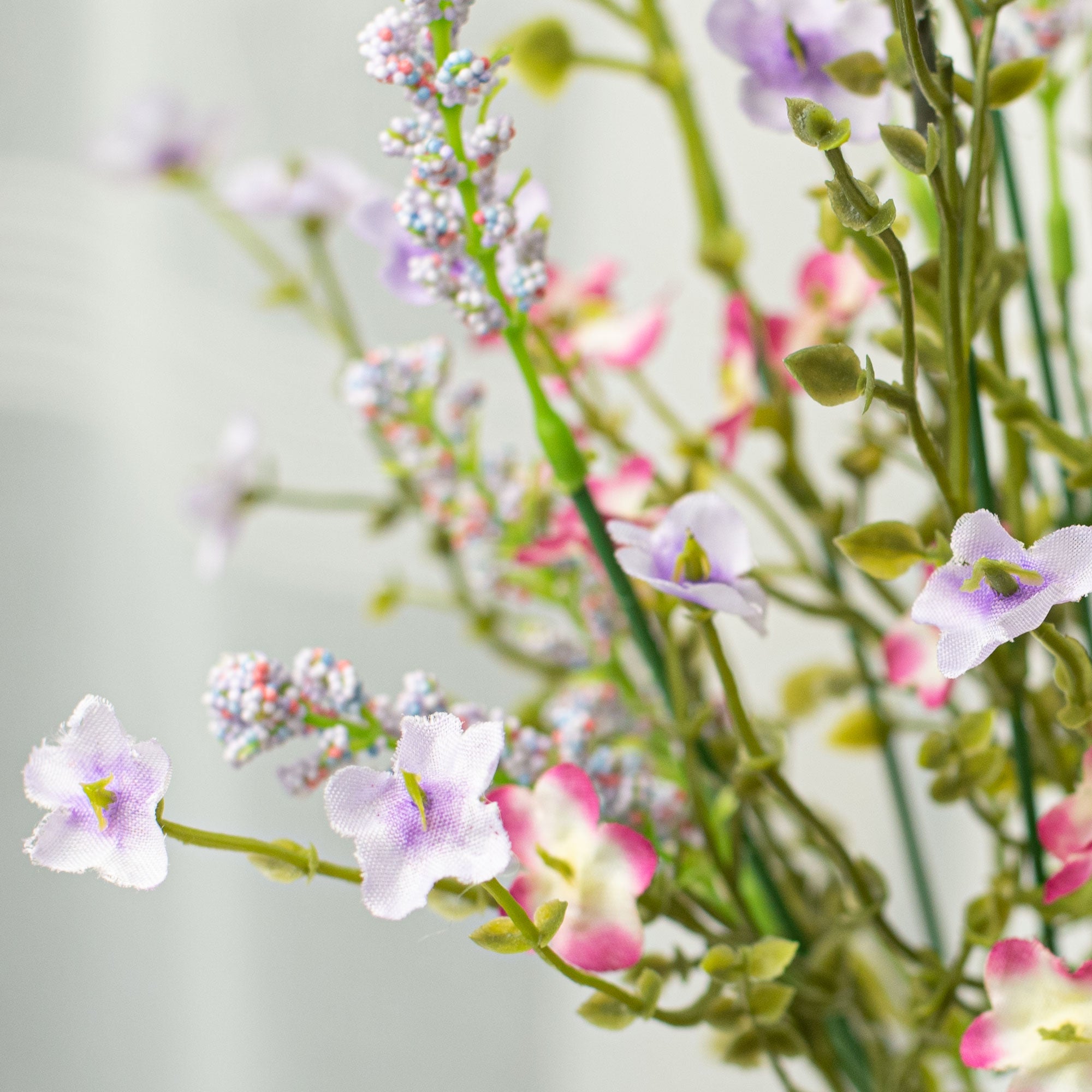 18" Baby's Breath & Lavender Wildflower Filler Bush detail photo 5