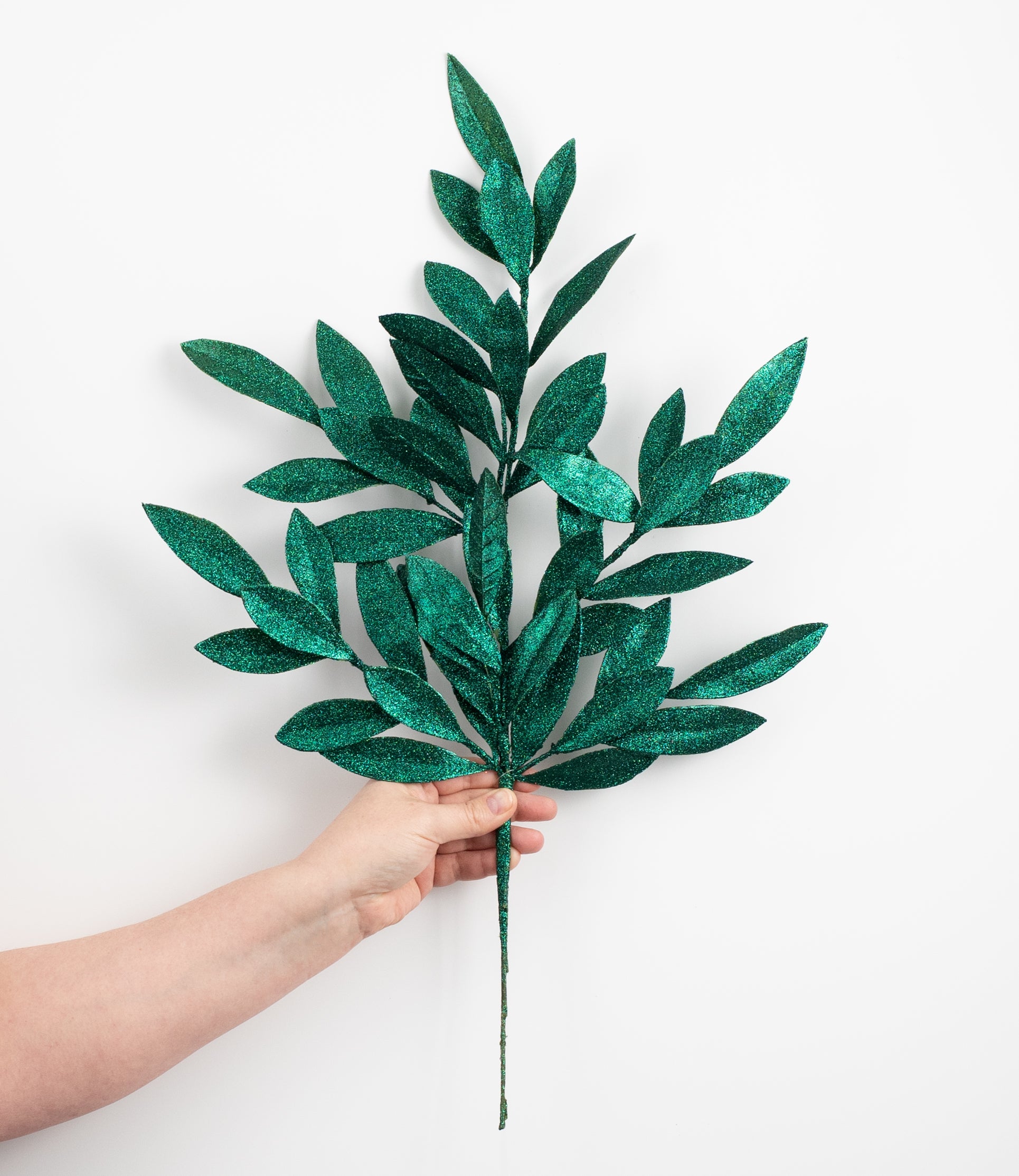 23" Bay Leaf Glitter Spray: Hunter Green detail photo 3