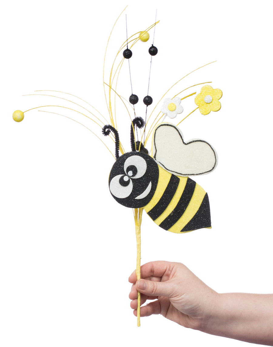 18" Bee Daisy Pick Lifestyle Photo