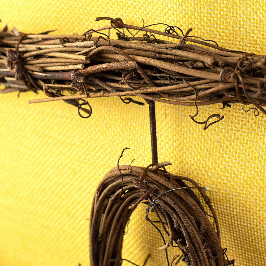 20" Bee Hive Grapevine Hanger detail photo 3