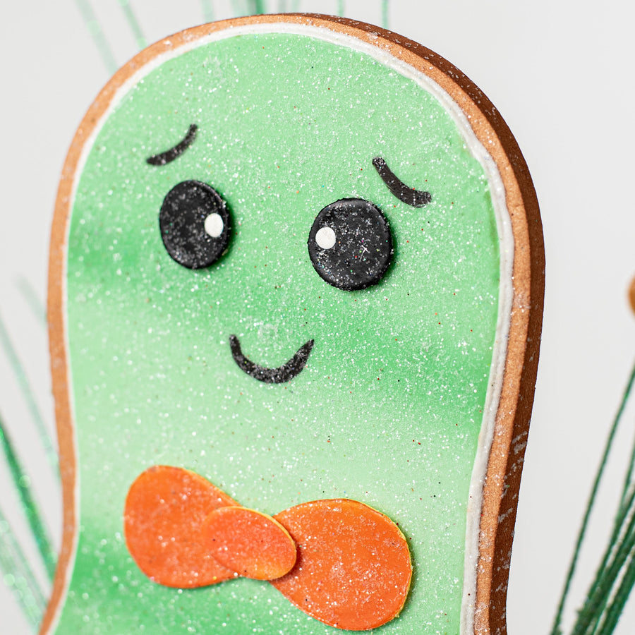 28" Blanket Ghost Cookie Spray: Green Lifestyle Photo