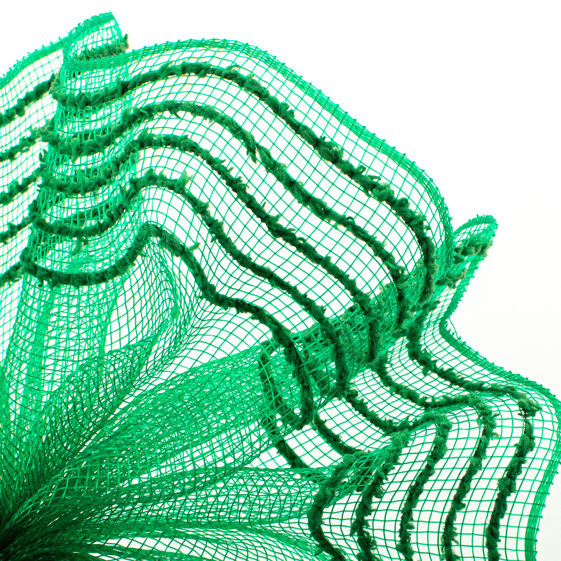 10" Border Stripe Snowdrift Mesh: Emerald Green Lifestyle Photo
