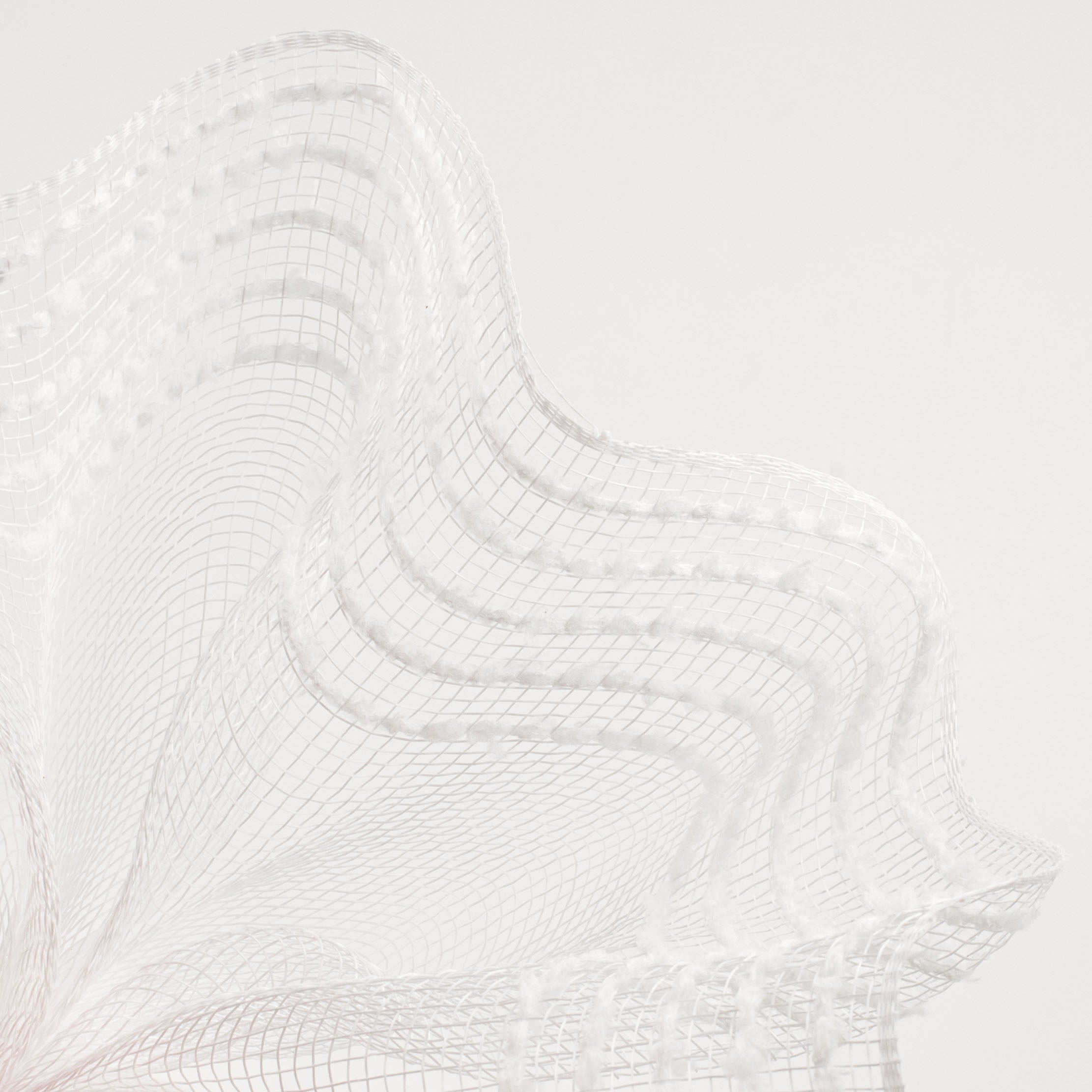10" Border Stripe Snowdrift Mesh: White Lifestyle Photo