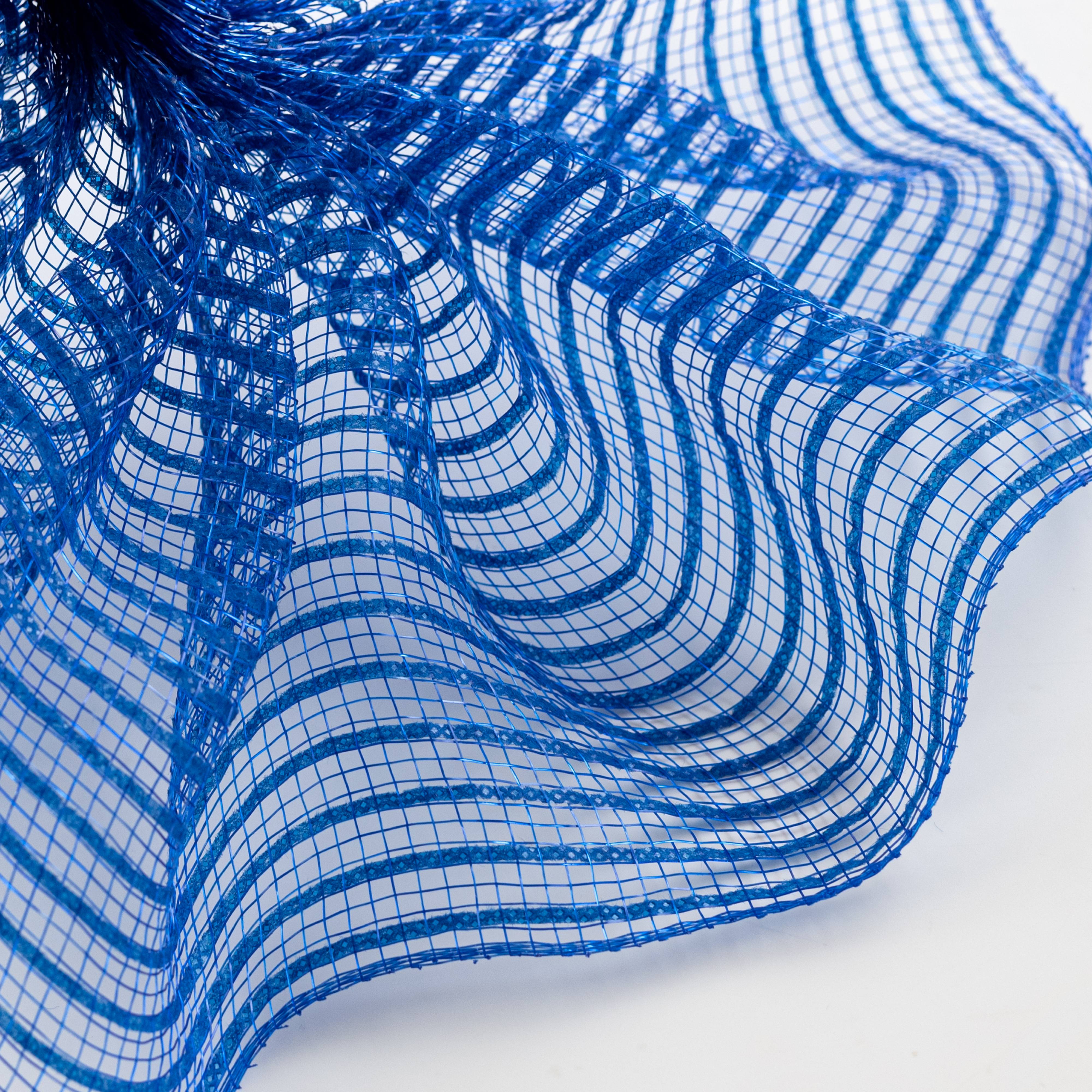 10" Breeze Mesh: Royal Blue Lifestyle Photo