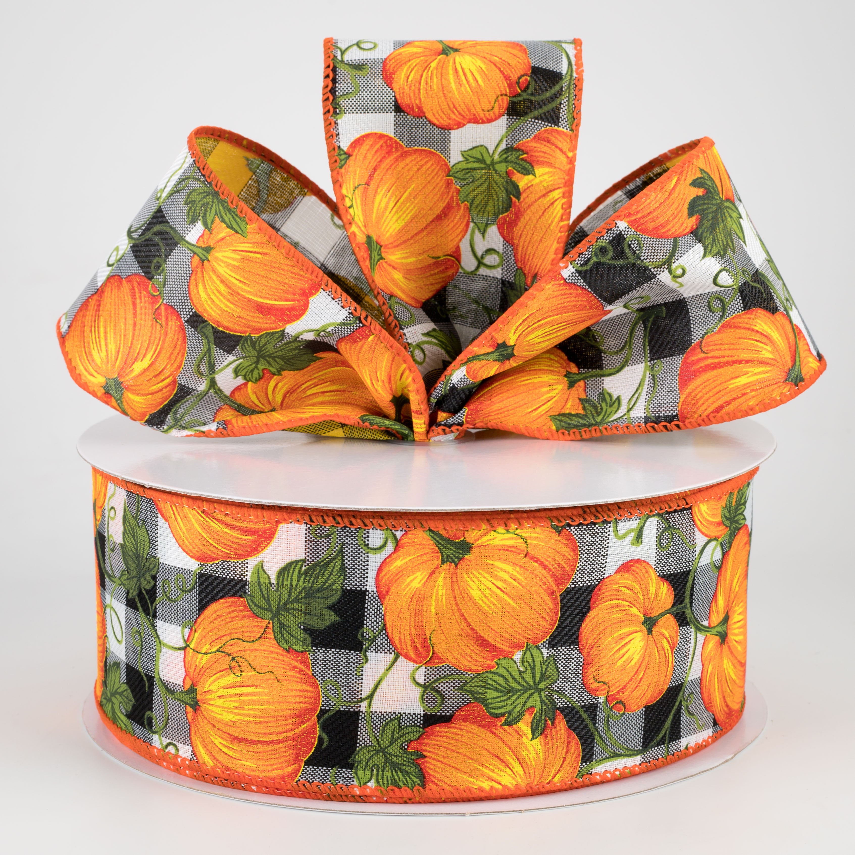 2.5" Buffalo Plaid With Orange Pumpkins: Black & White (50 Yards) Lifestyle Photo