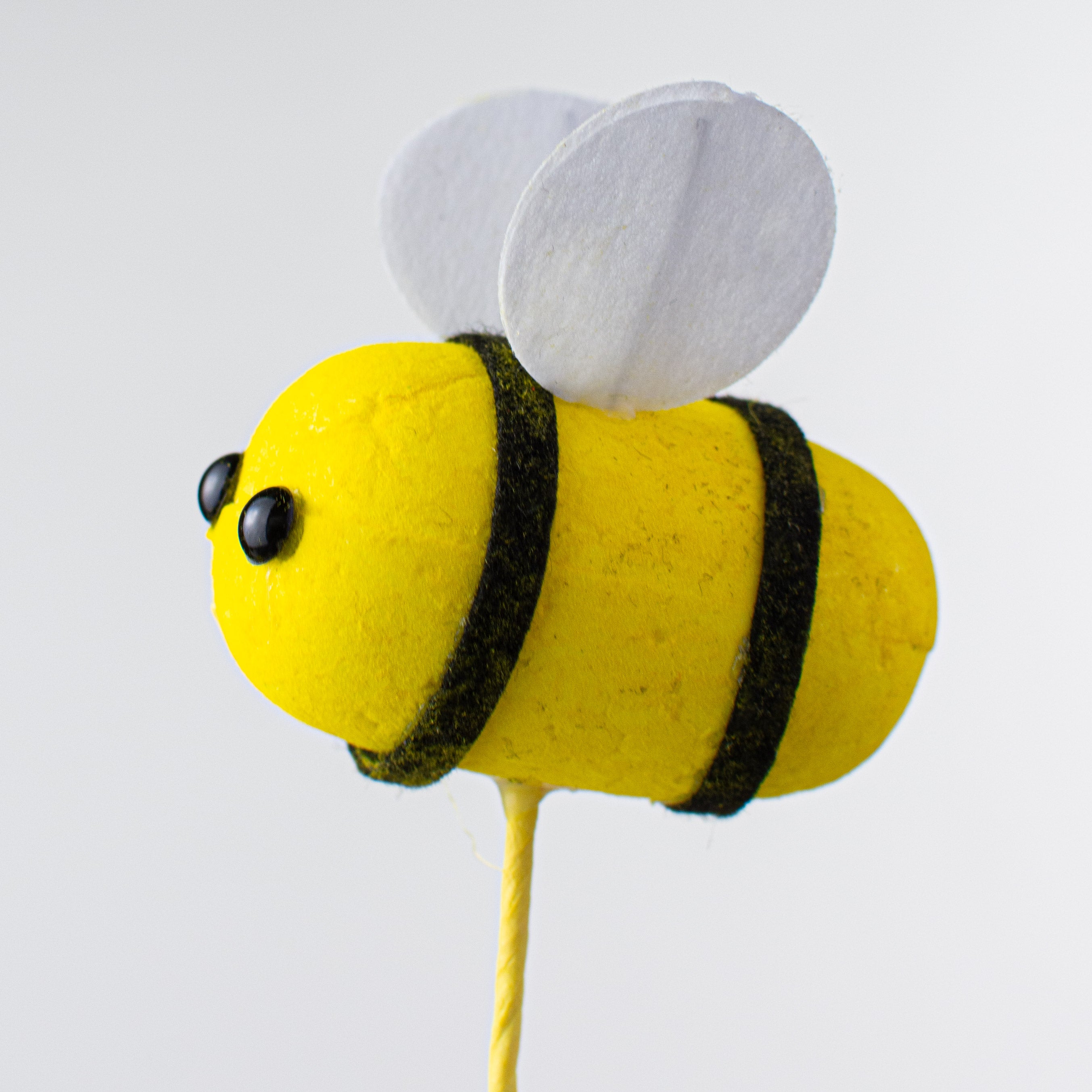 16" Bumble Bee Pick Lifestyle Photo