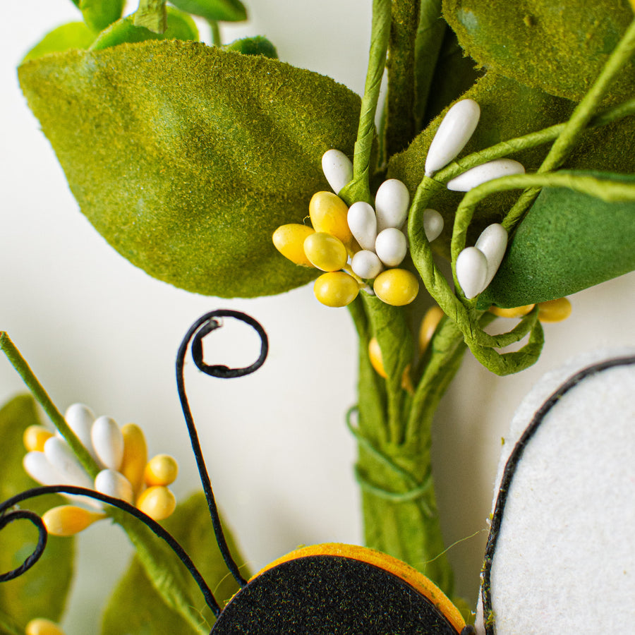 22â Bumblebee & Leaves Bee Hive Wreath detail photo 5