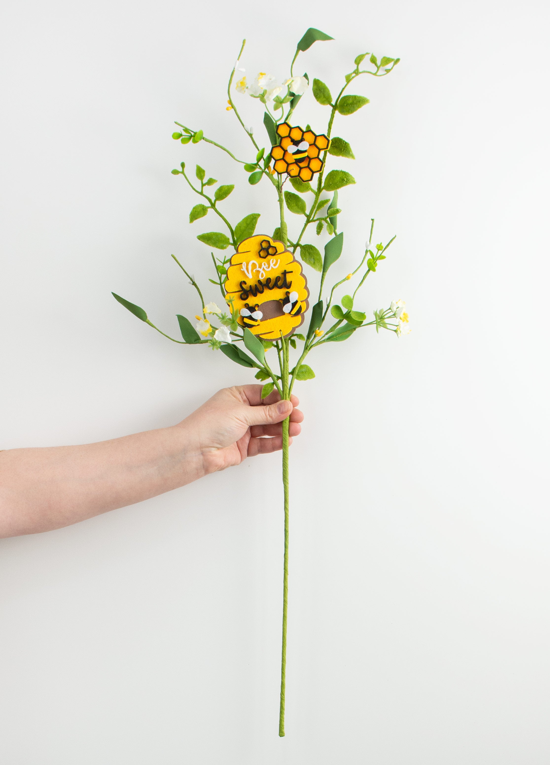 29" Bumblebee, Leaves, Hive, Honeycomb Greenery Spray detail photo 3