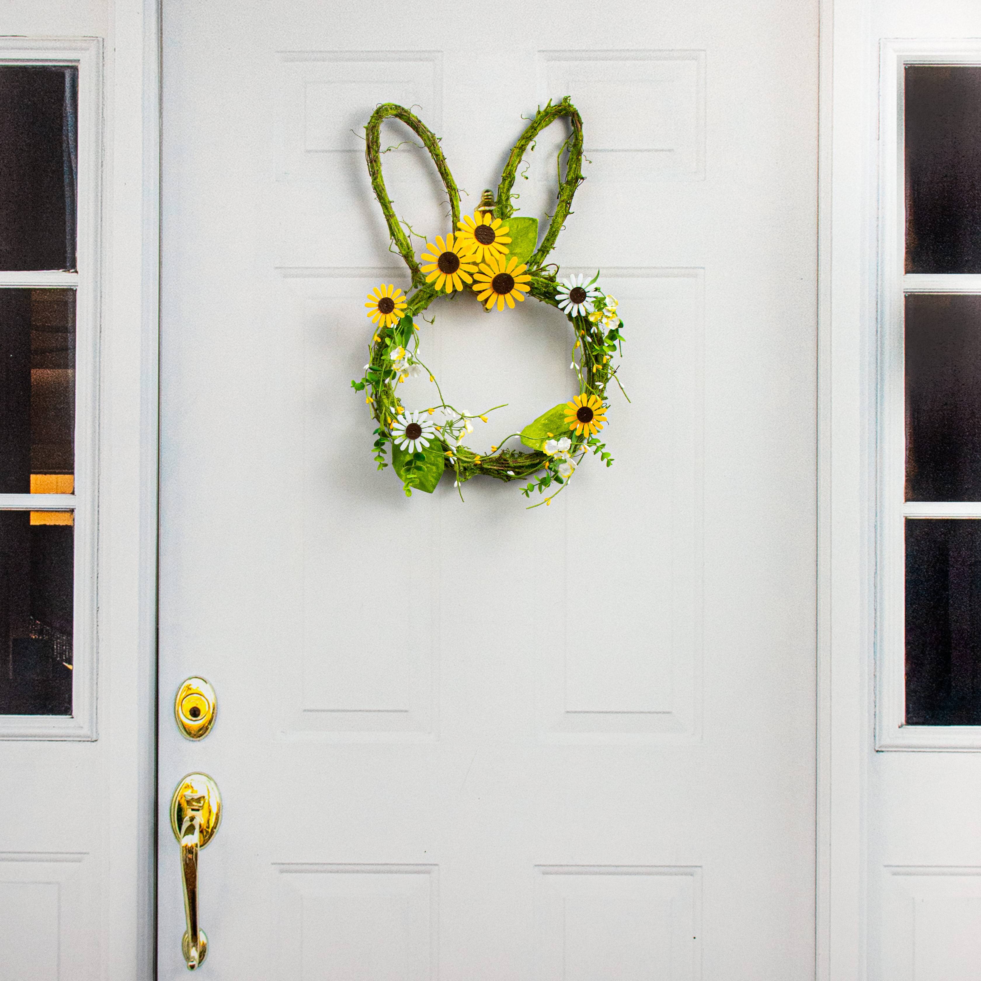 20" Bunny & Sunflower Grapevine Hanger detail photo 6