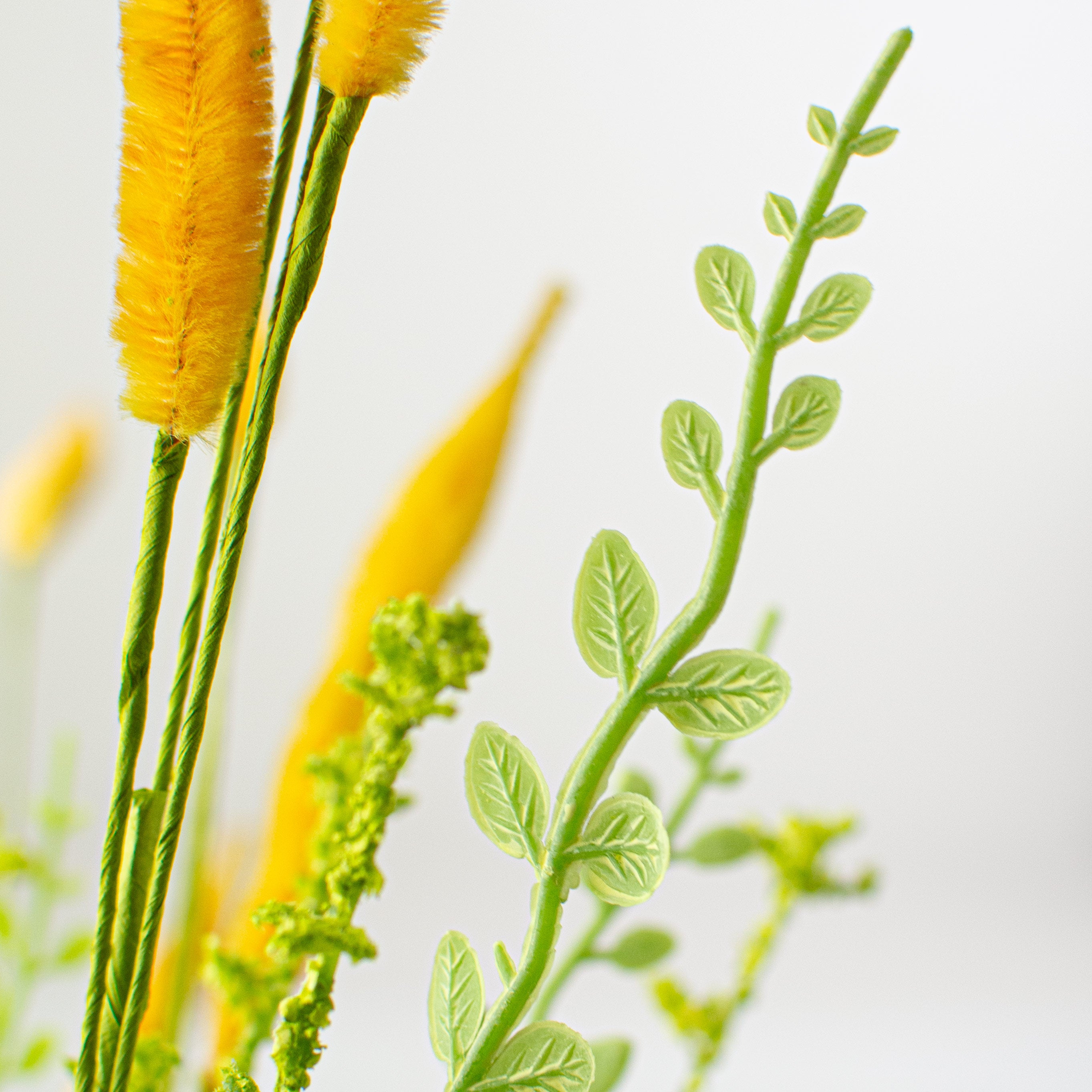 24" Bunny Tail & Leaves Bush: Orange detail photo 4