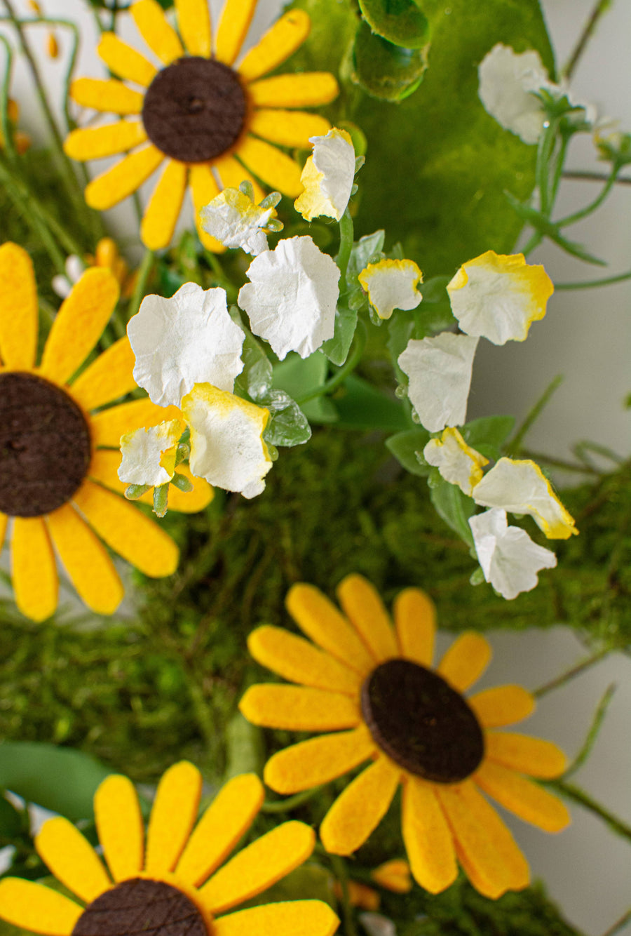 17" Butterfly & Sunflower Grapevine Hanger detail photo 4