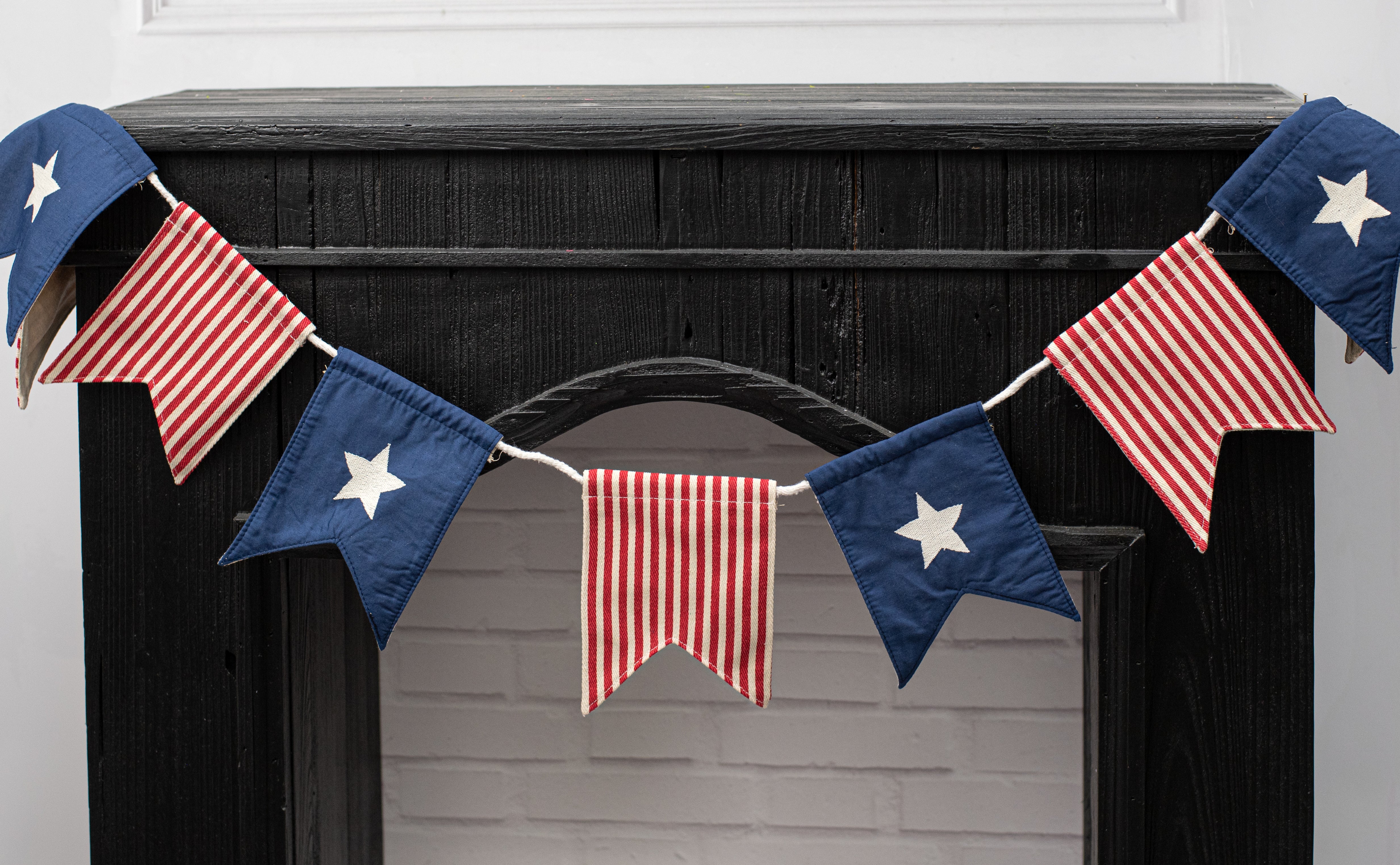 [D Stevens] 72" Canvas Bunting USA Flags Garland Lifestyle Photo