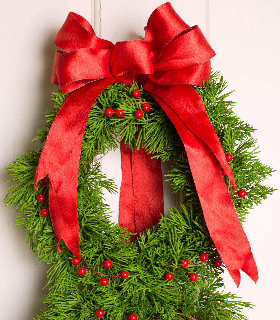 12" Cedar Pine Wreath detail photo 4