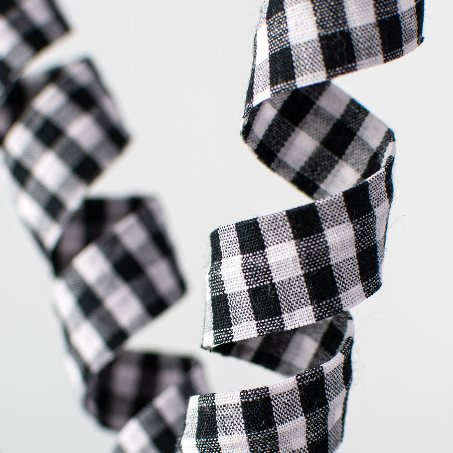 16" Check Curly Pick: Black & White Lifestyle Photo