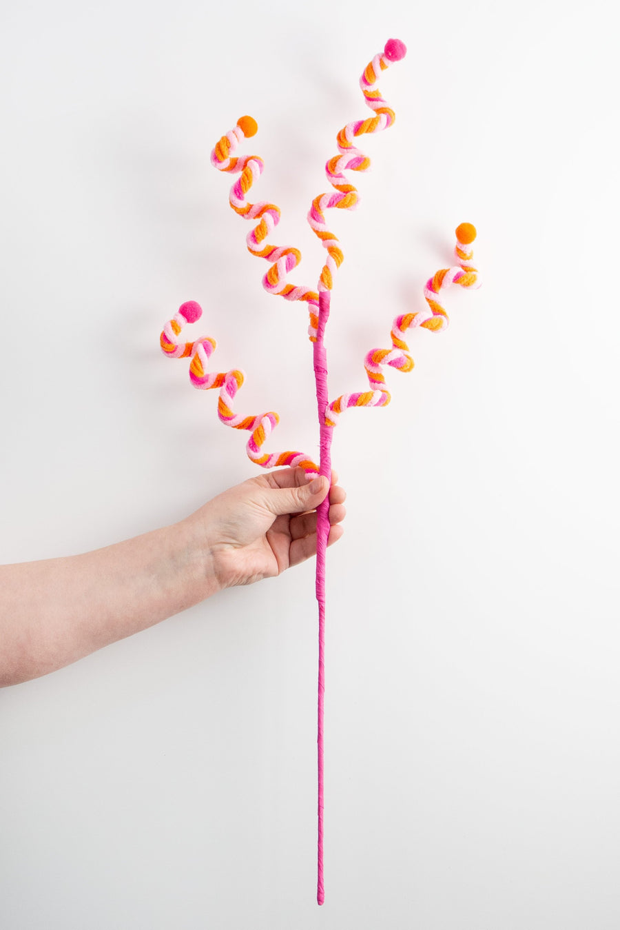28" Chenille Curly Spray: Fuchsia, Pink, Orange detail photo 3