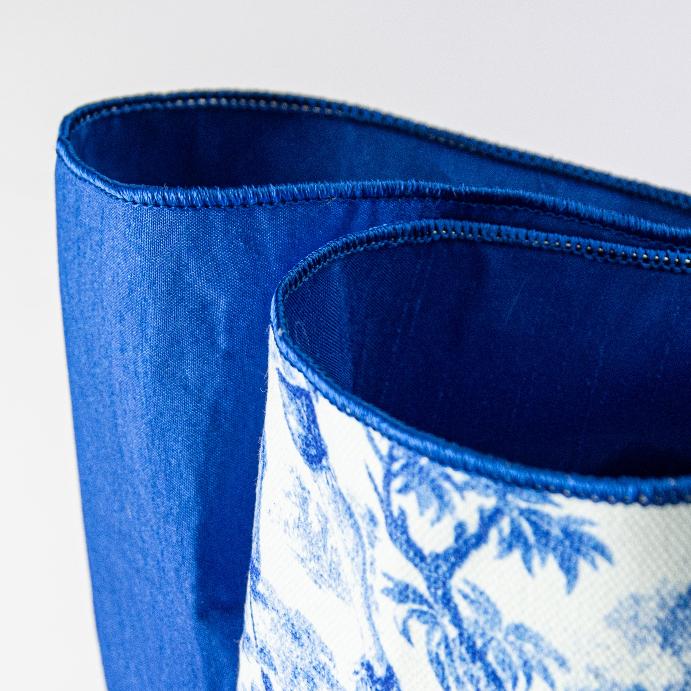 [D Stevens] 19" Chinoiserie Bow: Blue & White detail photo 3