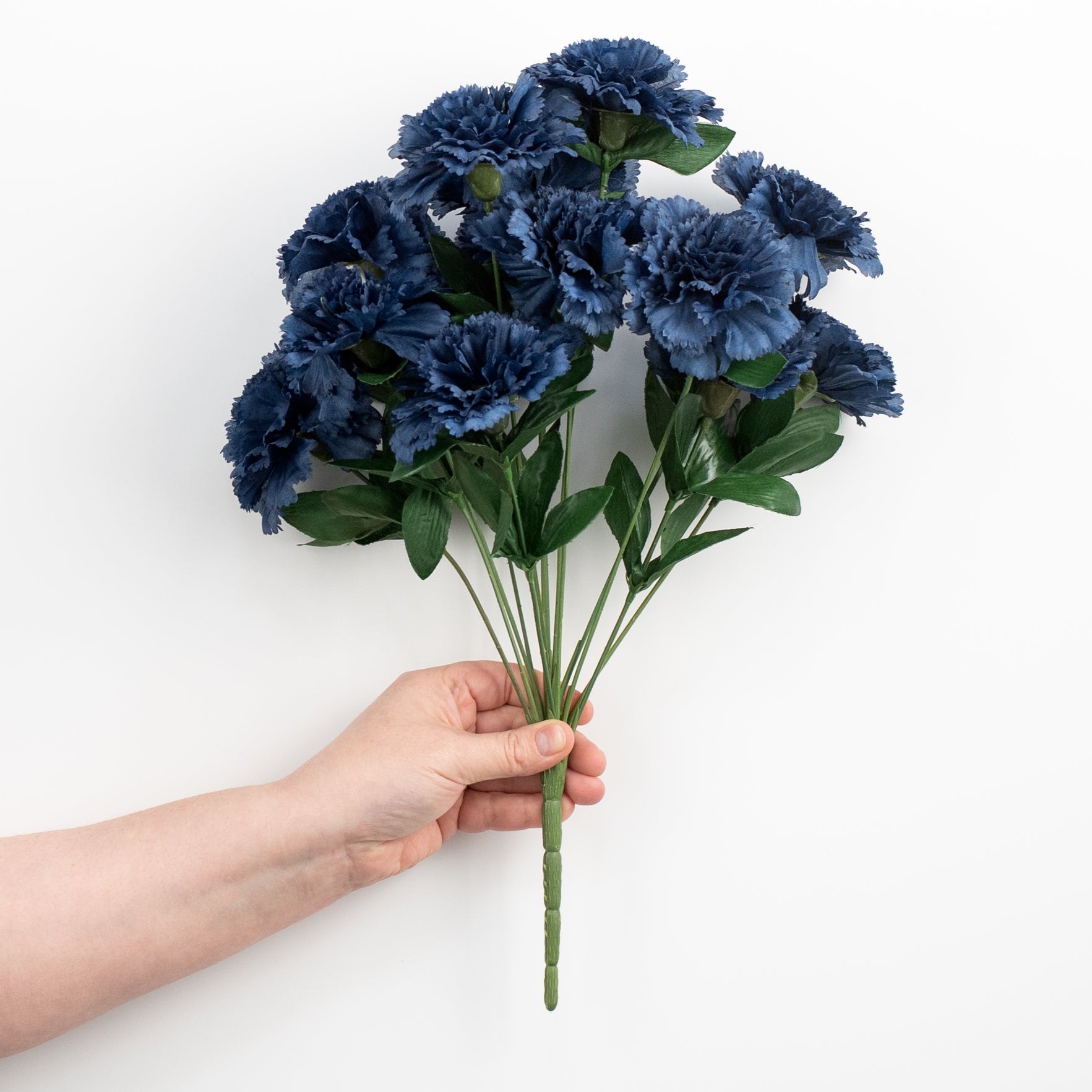 17" Colorfast Carnation Bush: Navy Blue (14) detail photo 3