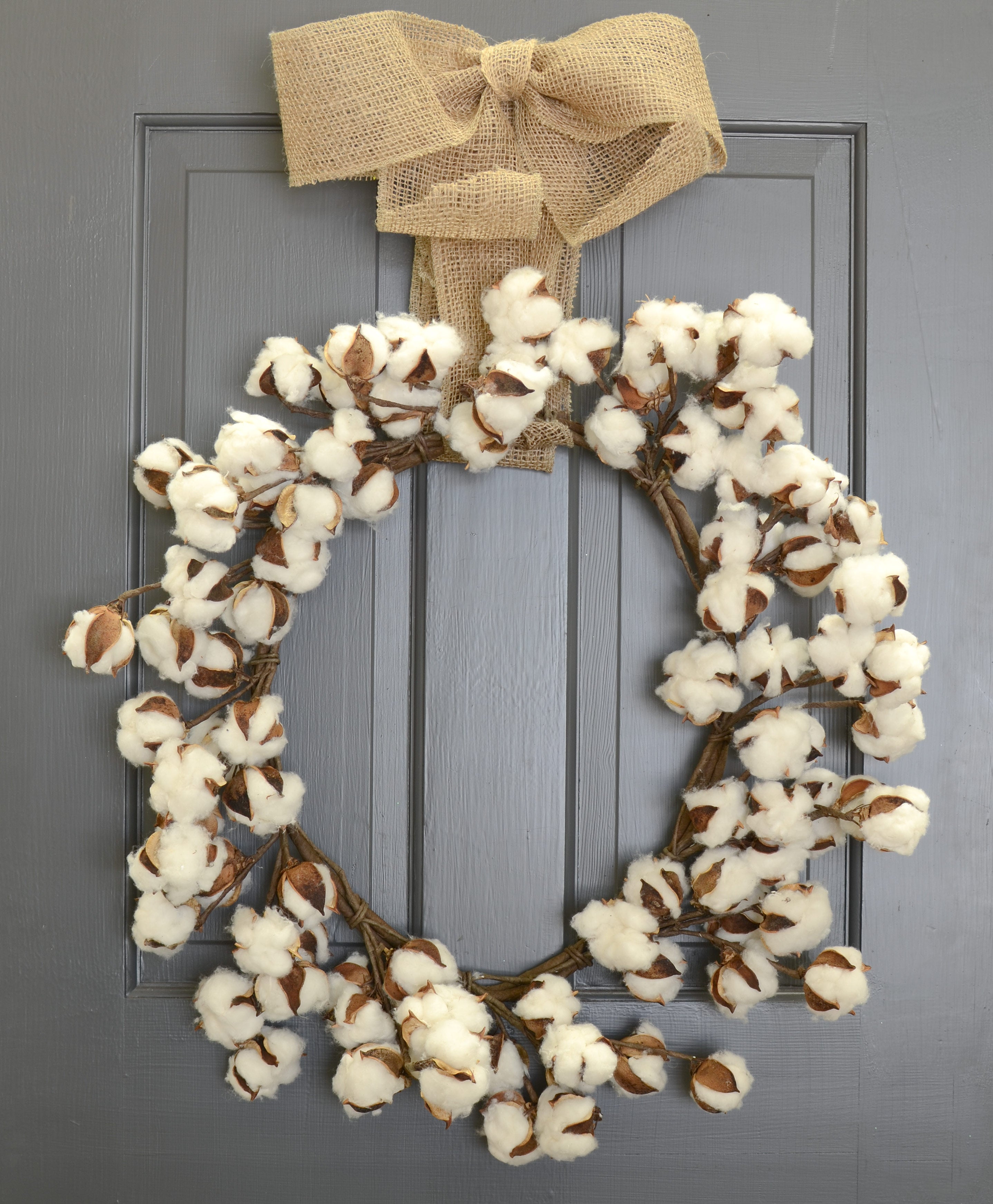 20" Cotton Boll Wreath Lifestyle Photo