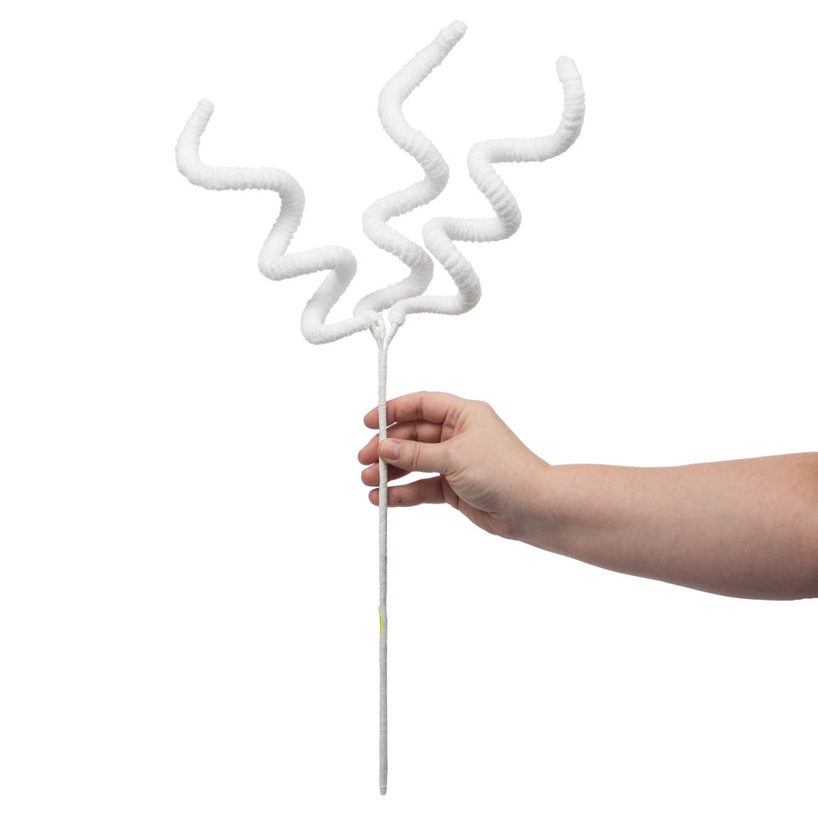 22" Curly Chenille Spray: White Lifestyle Photo