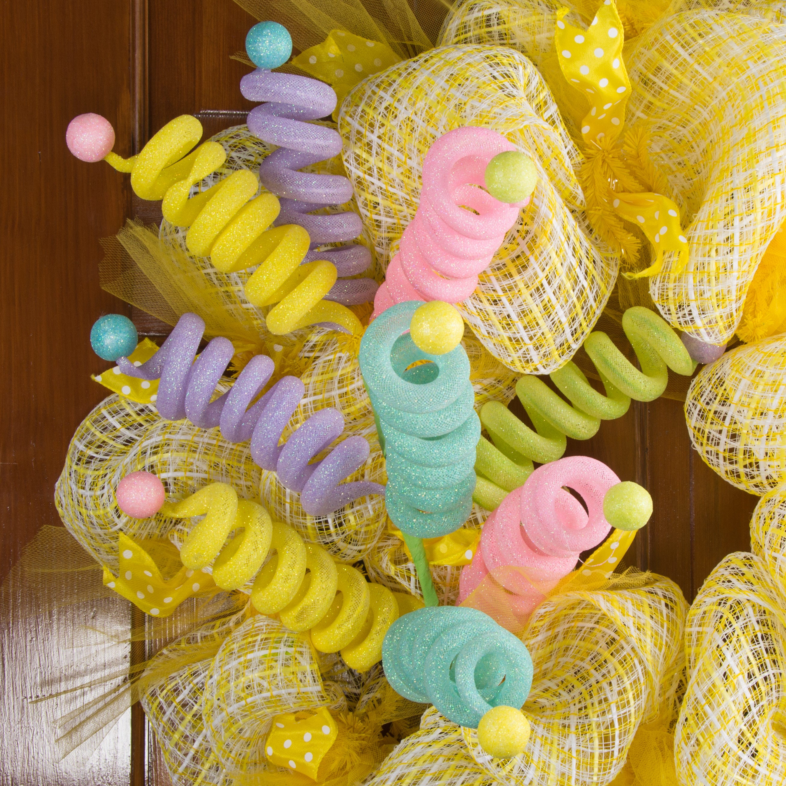 30" Curly Tube & Ball Spray: Pastel Assortment detail photo 3