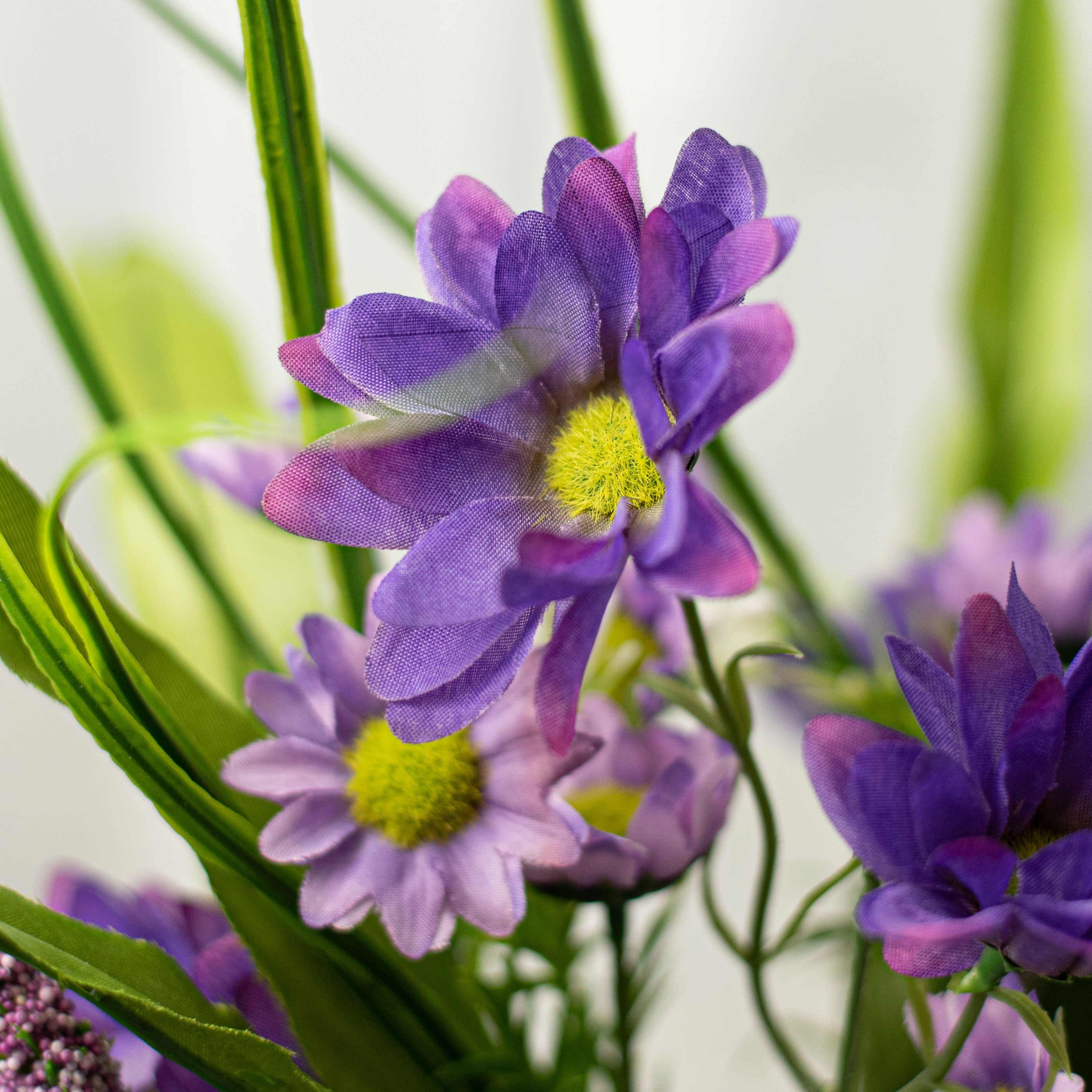 18" Daisy & Astilbe Bush: Purple Lifestyle Photo