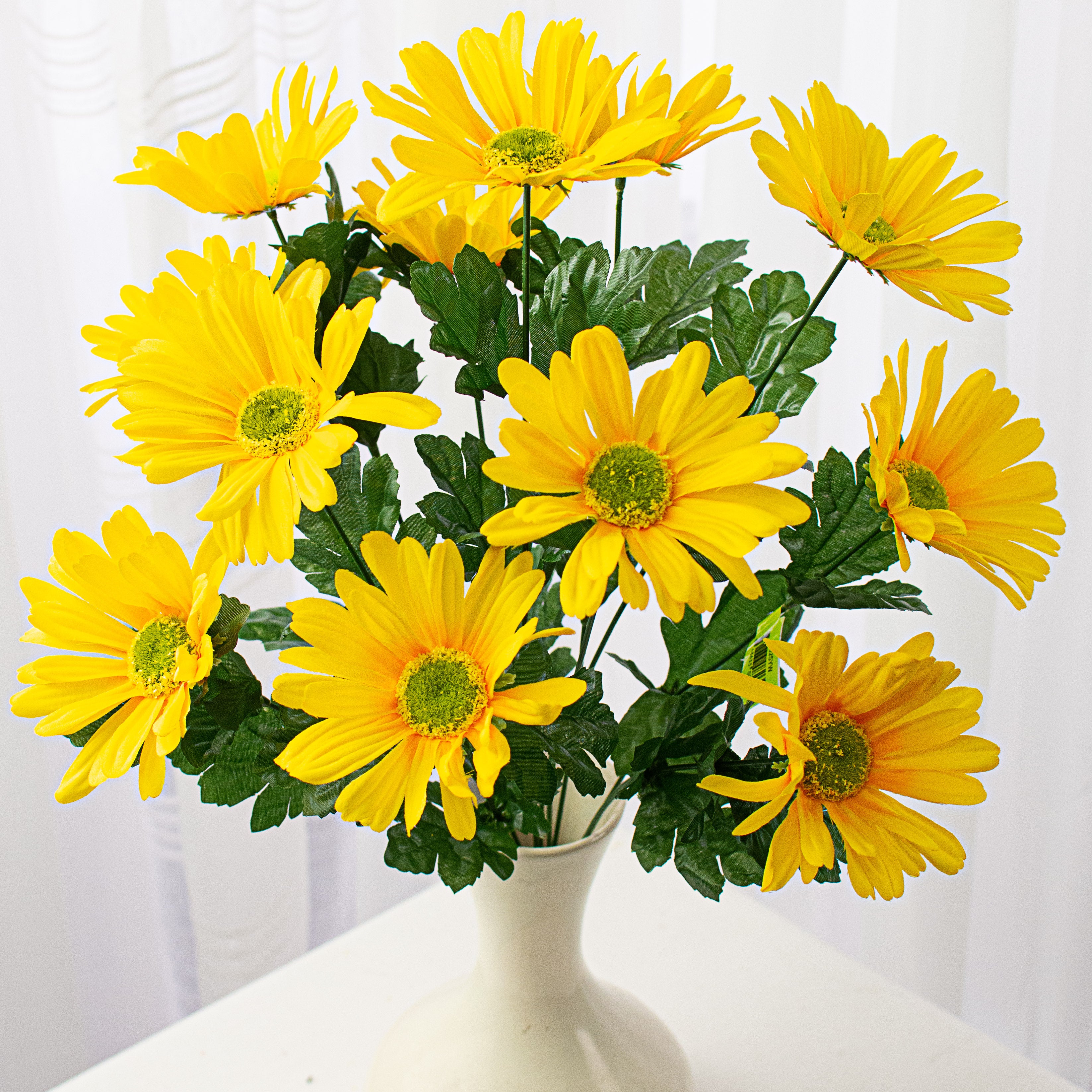 21" Daisy Bush: Yellow Item Number: 35025YW
