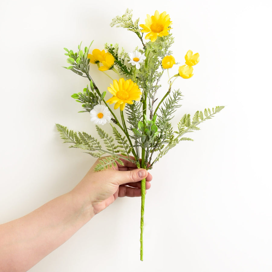18" Daisy with Ferns Bush: Yellow and White detail photo 3