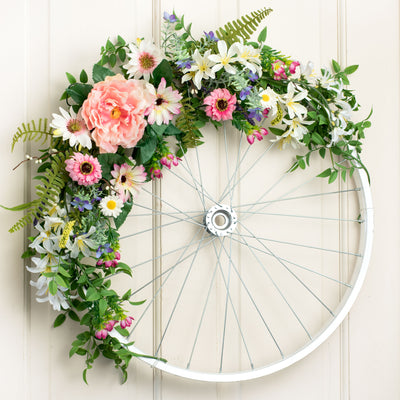 20" Decorative Bicycle Rim: Aluminum Lifestyle Photo