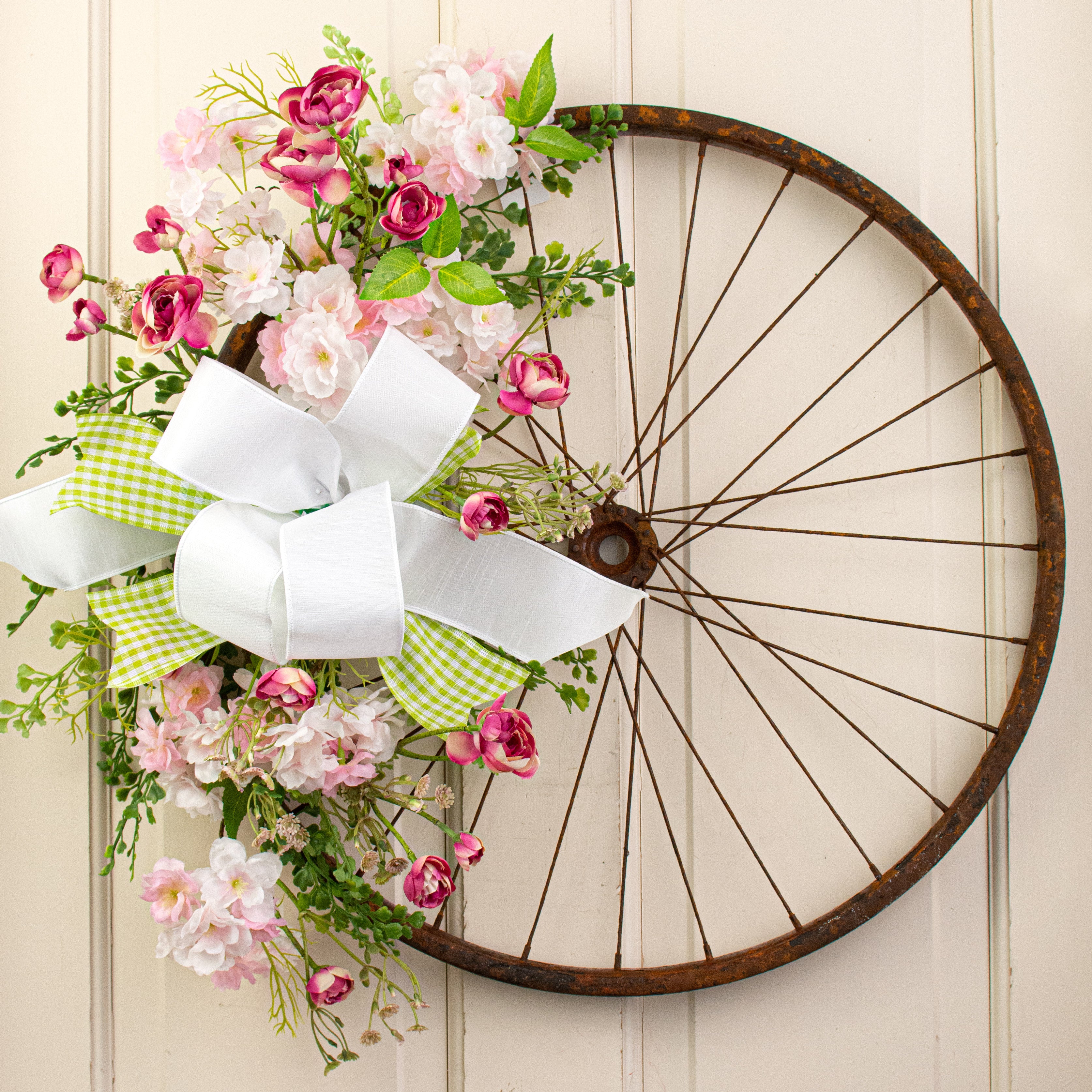 20" Decorative Bicycle Rim: Rust Lifestyle Photo