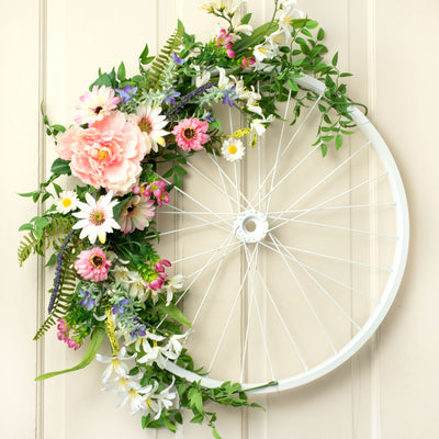 20" Decorative Bicycle Rim: White Lifestyle Photo